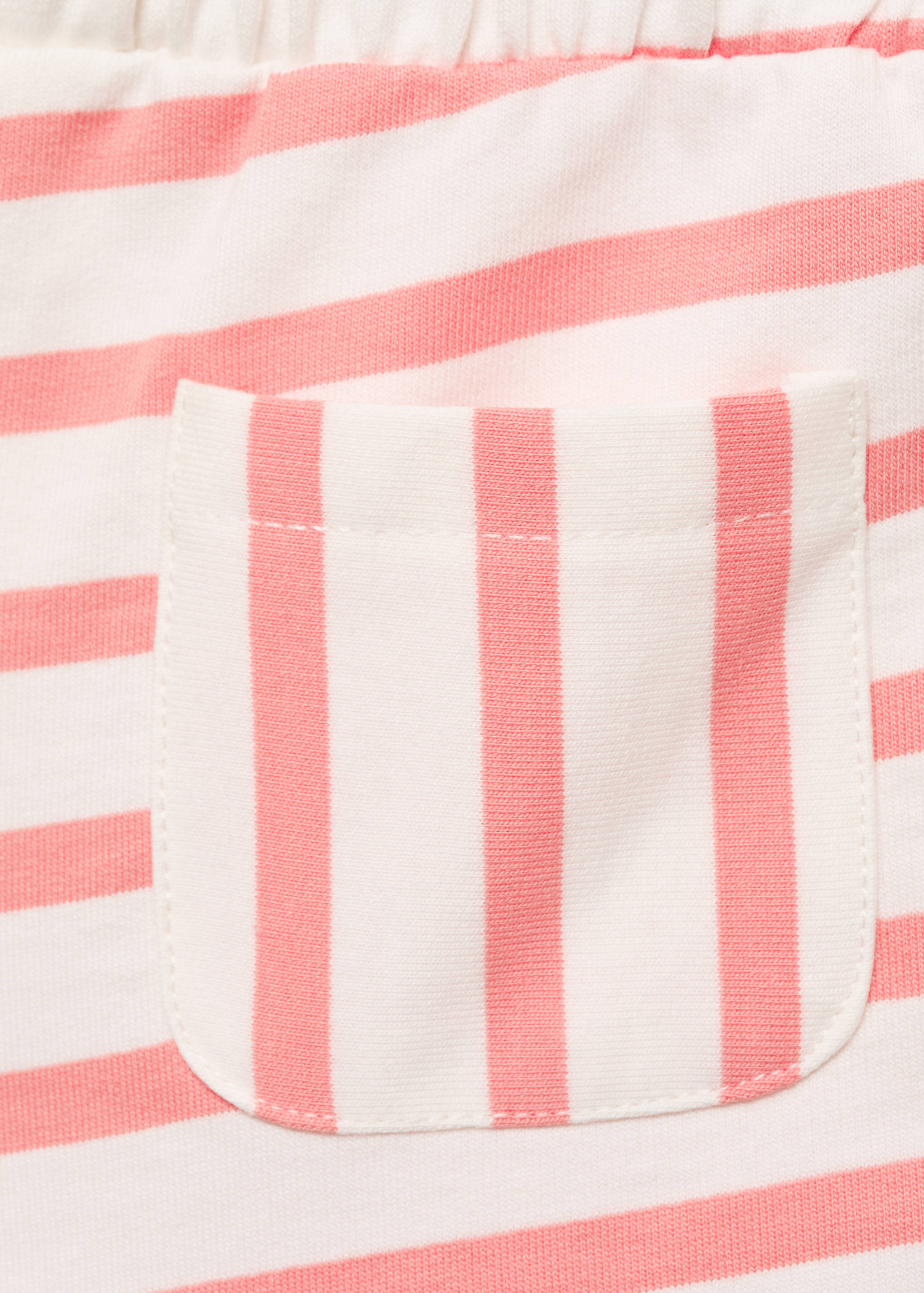 Gestreifte Shorts mit Rüschen und Taschen - Detail des Artikels 0