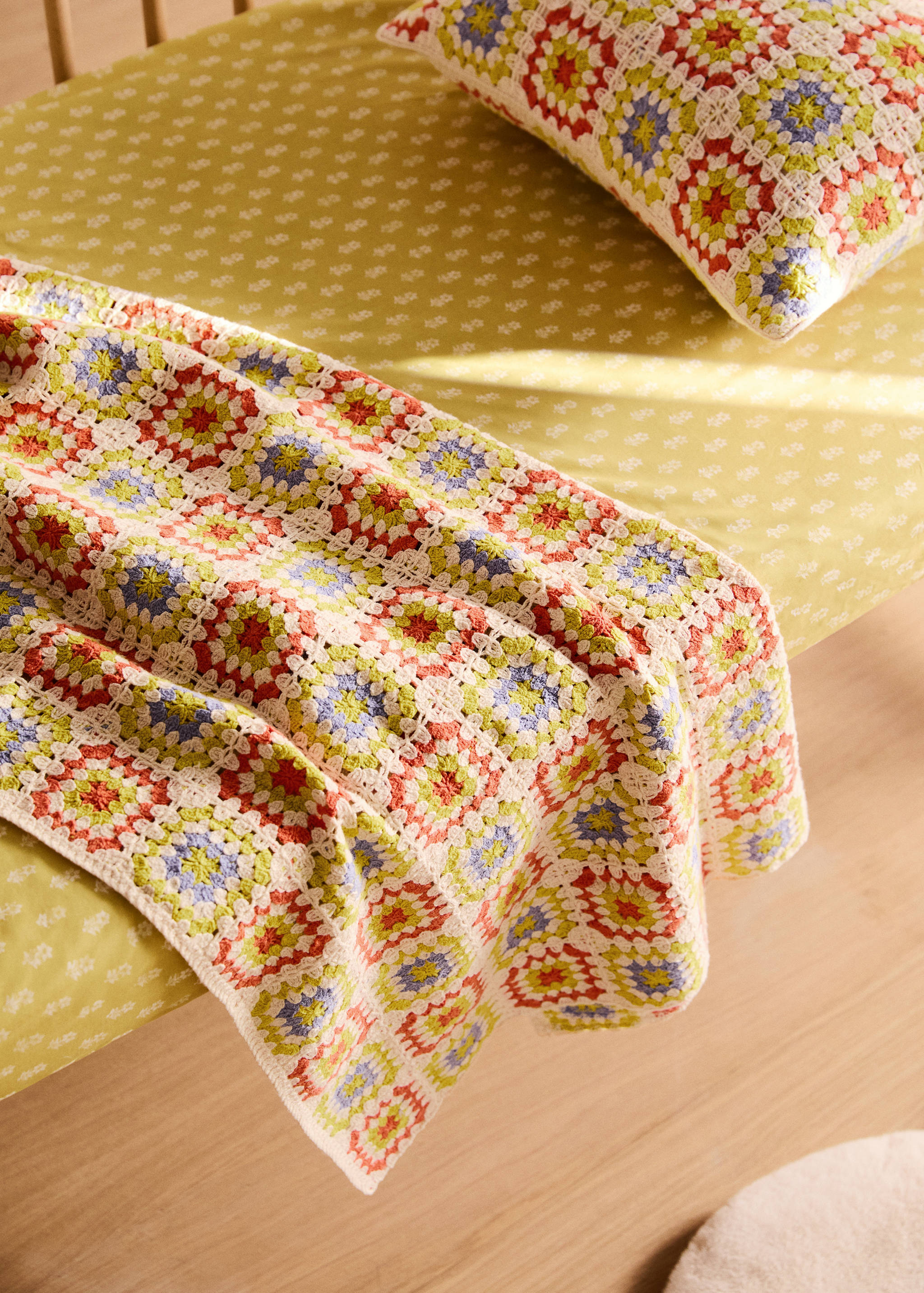 Mehrfarbige Babydecke in Häkel-Optik - Allgemeine Ansicht