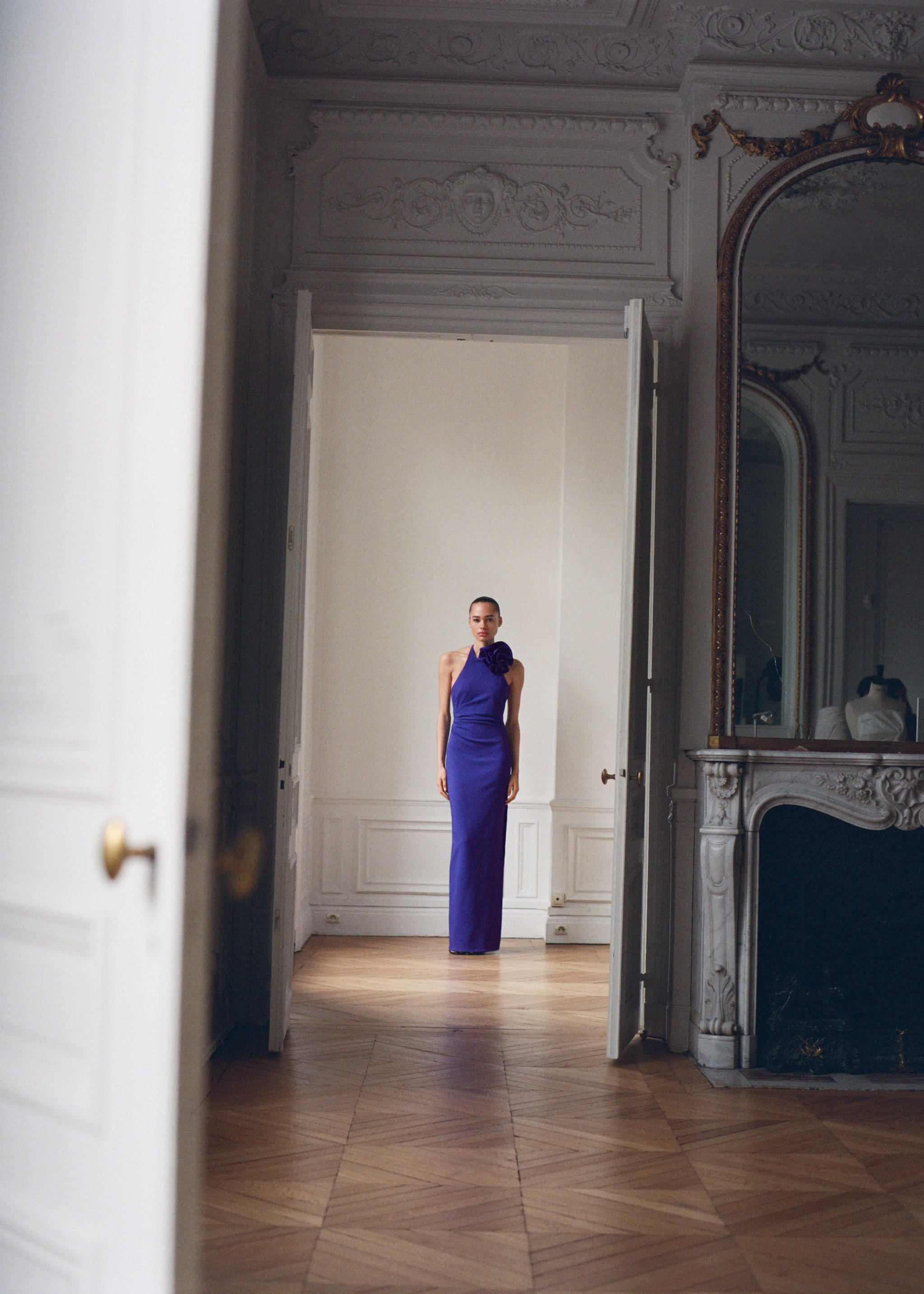 Draped halter-neck dress with flower motif - Details of the article 9, Blue. Ref: 87055988-00.