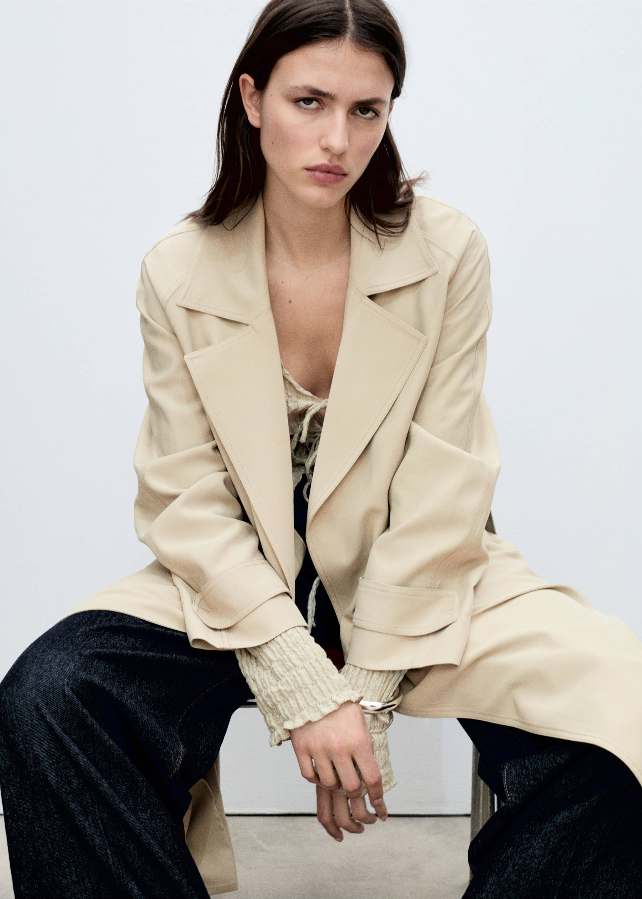 Soft Trenchcoat mit Gürtel - Detail des Artikels 2, Hellgrau/Pastellgrau. Ref: 87056354-00.