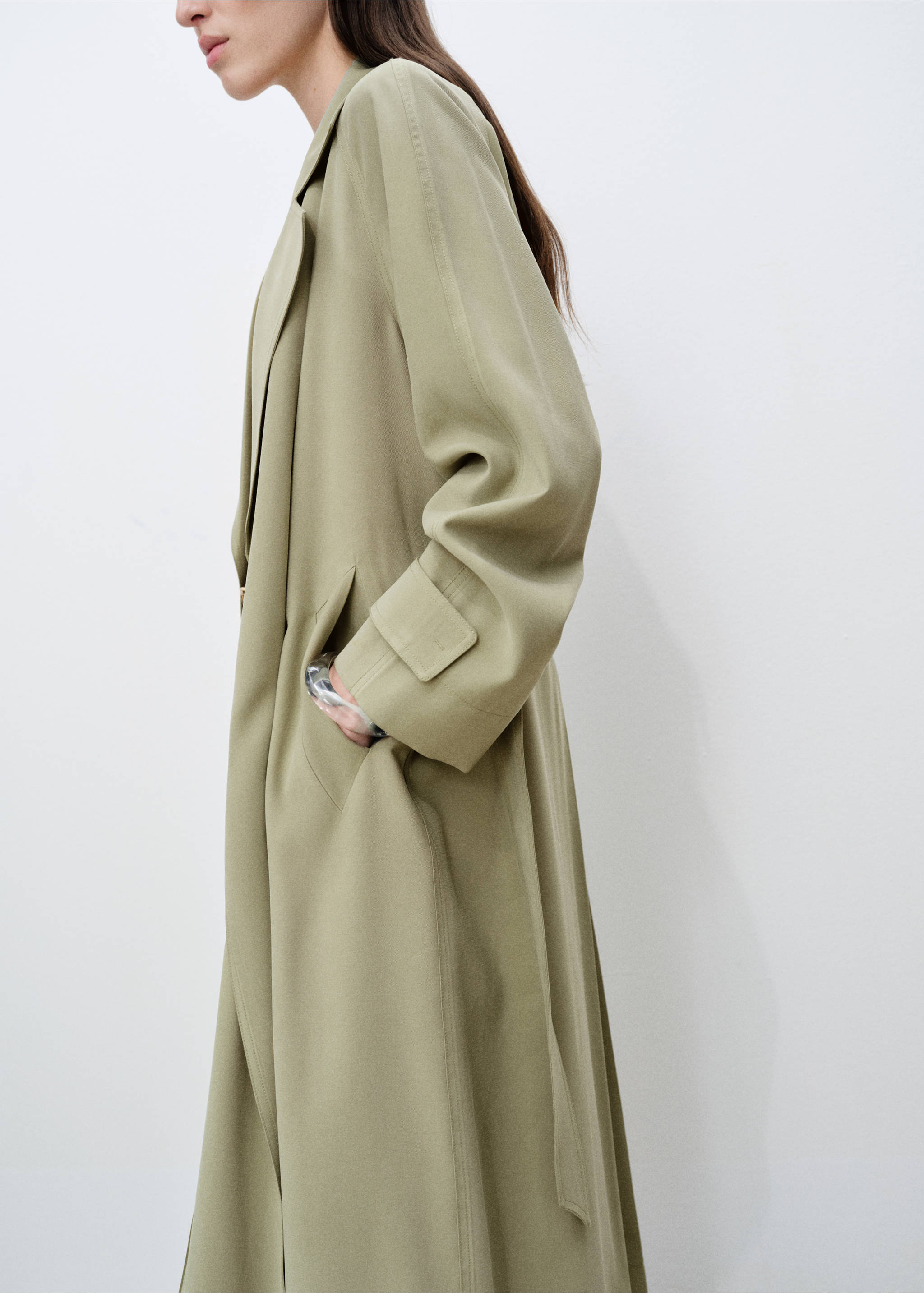 Soft Trenchcoat mit Gürtel - Detail des Artikels 6, Khaki. Ref: 87056354-00.