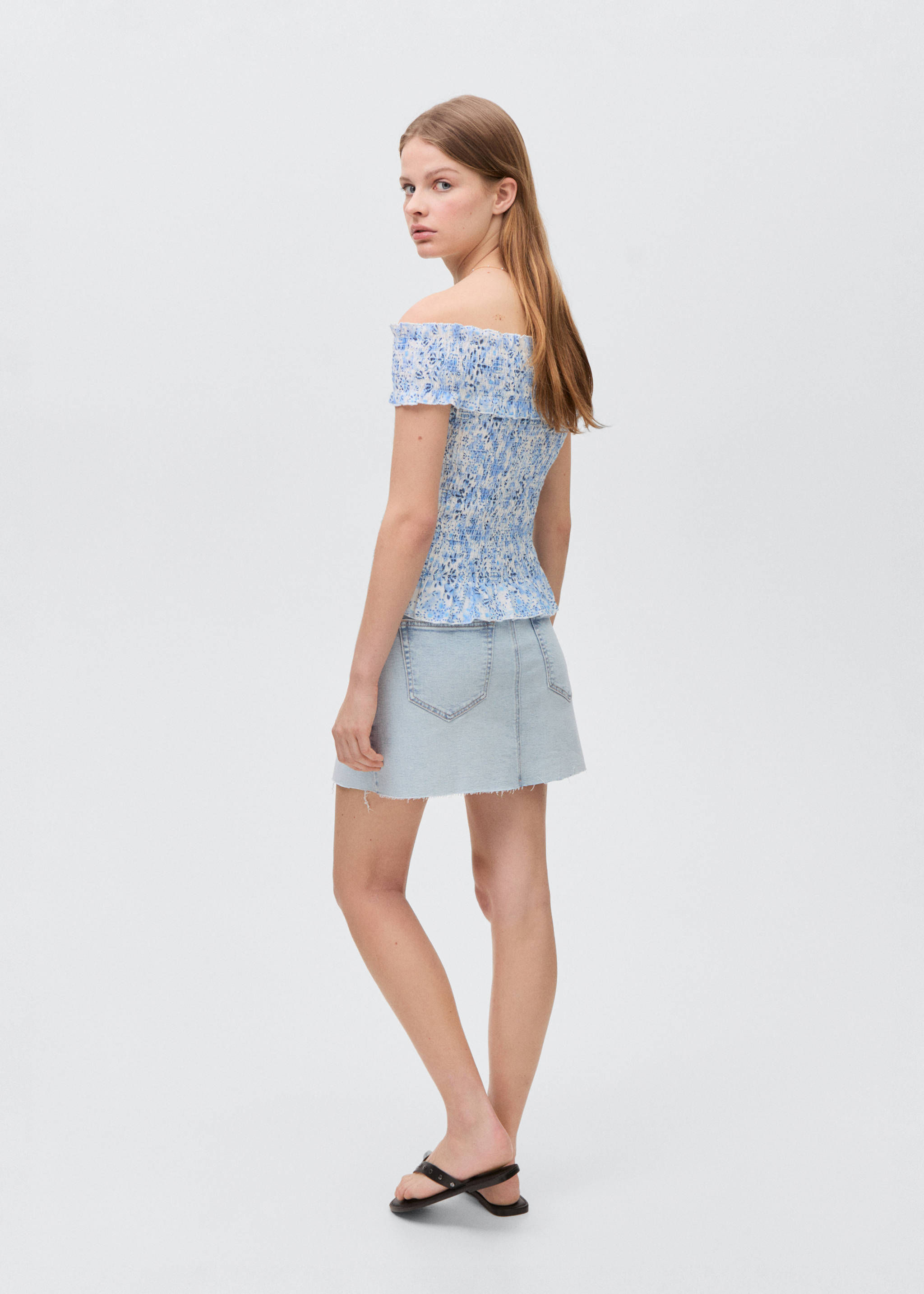 Off-shoulder top - Reverse of the article