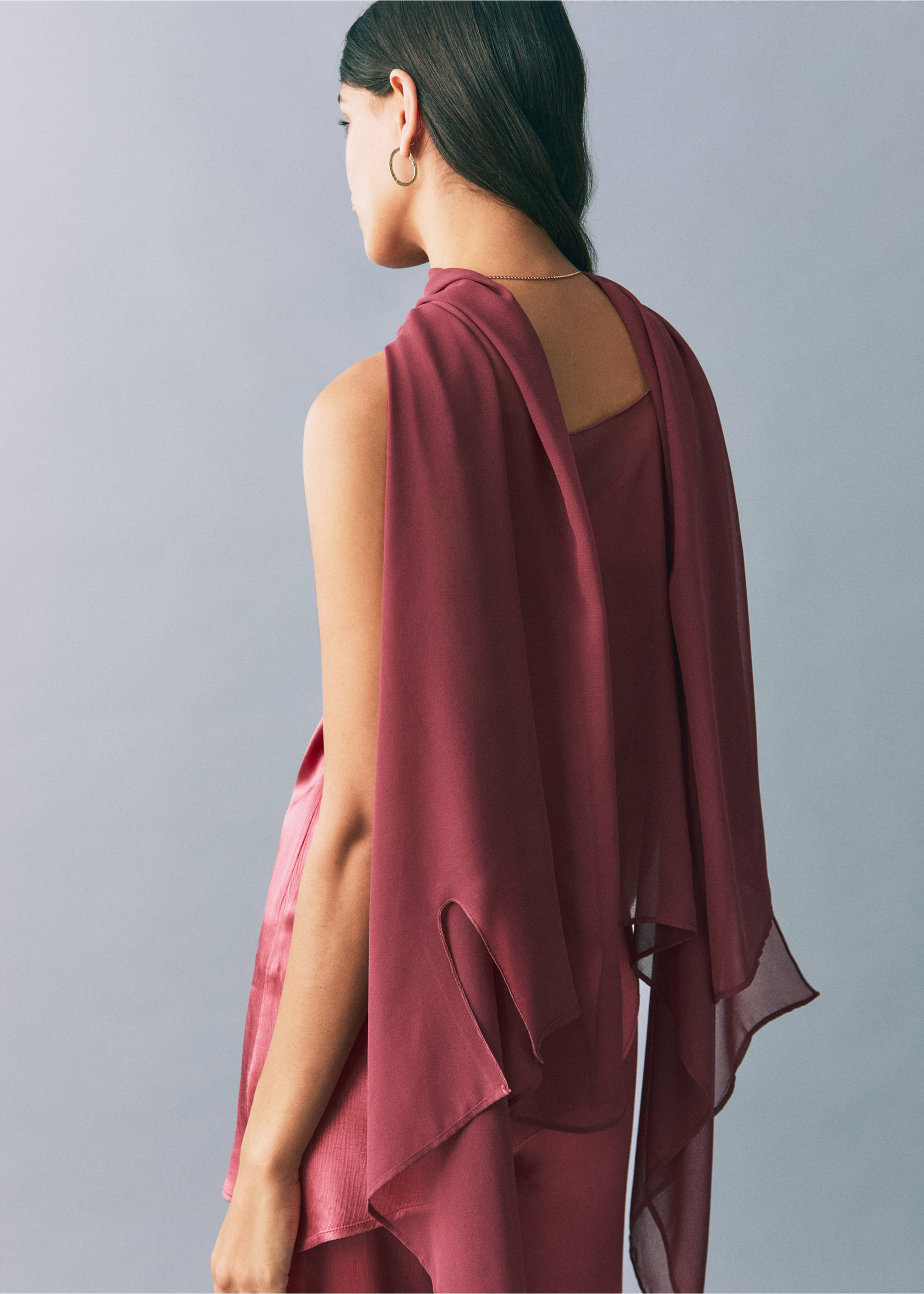 Chiffon layer top - Details of the article 6, Burgundy. Ref: 87056366-00.