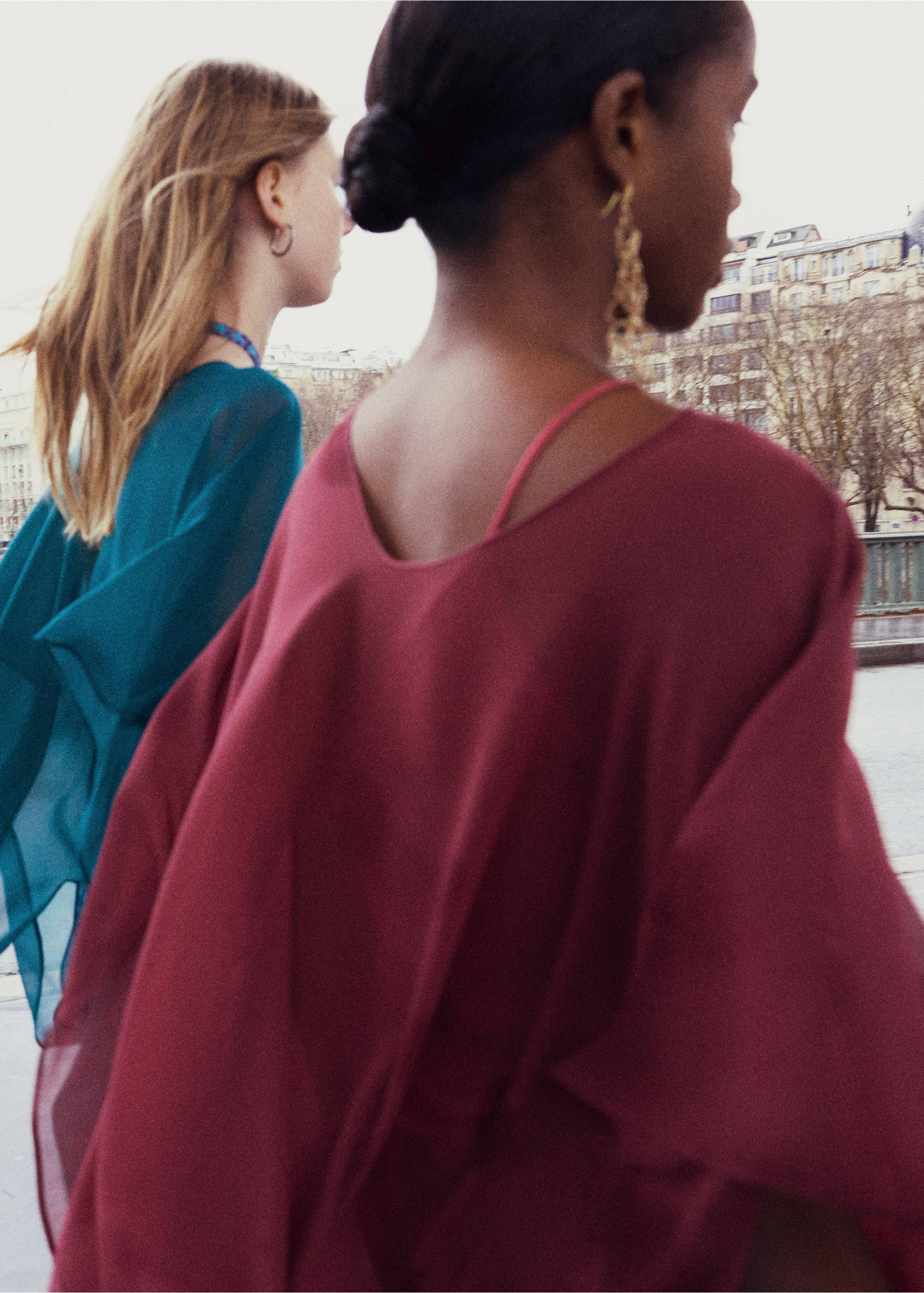 Chiffon layer top - Details of the article 5, Burgundy. Ref: 87056366-00.