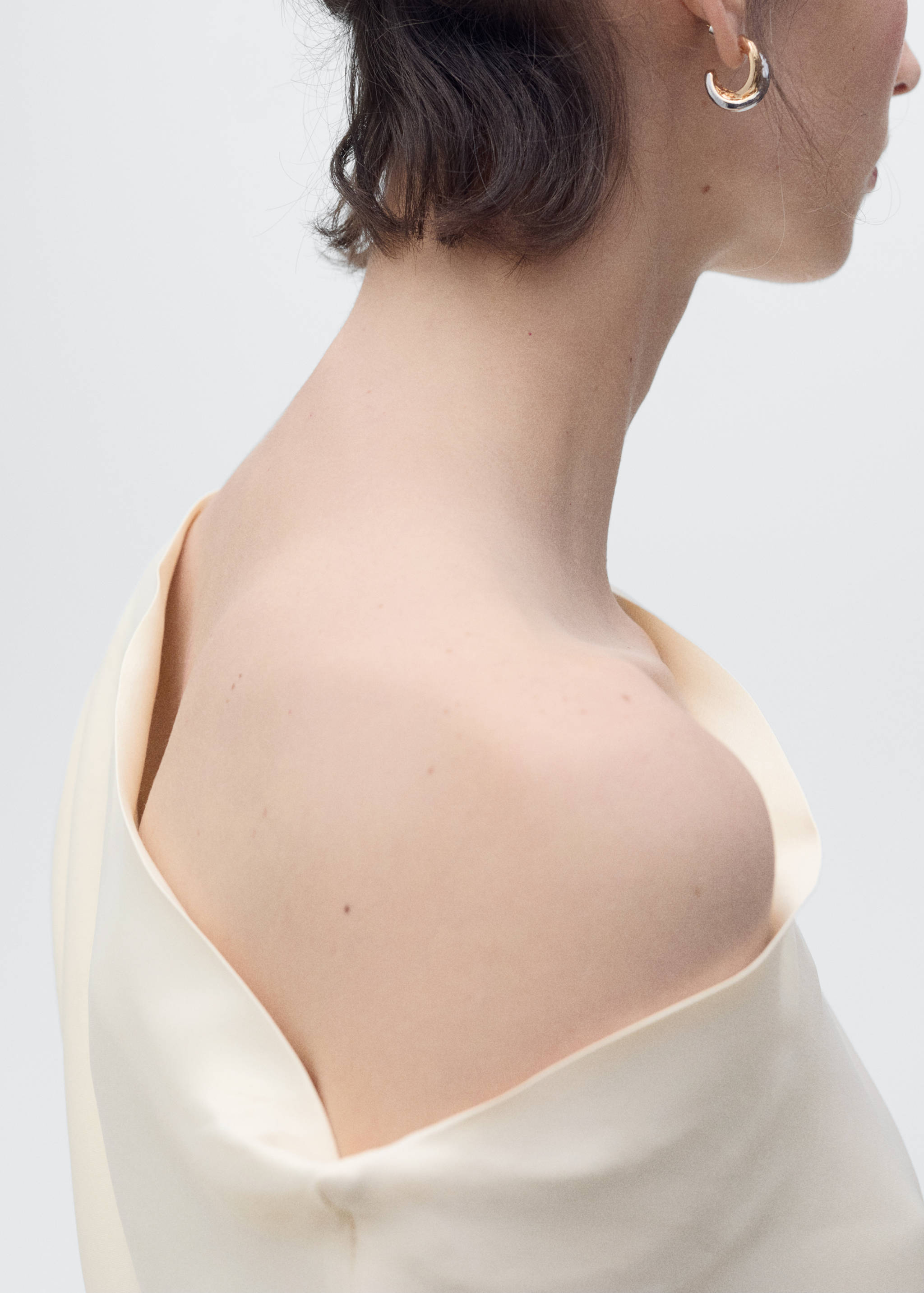 Draped asymmetrical midi-dress - Details of the article 6