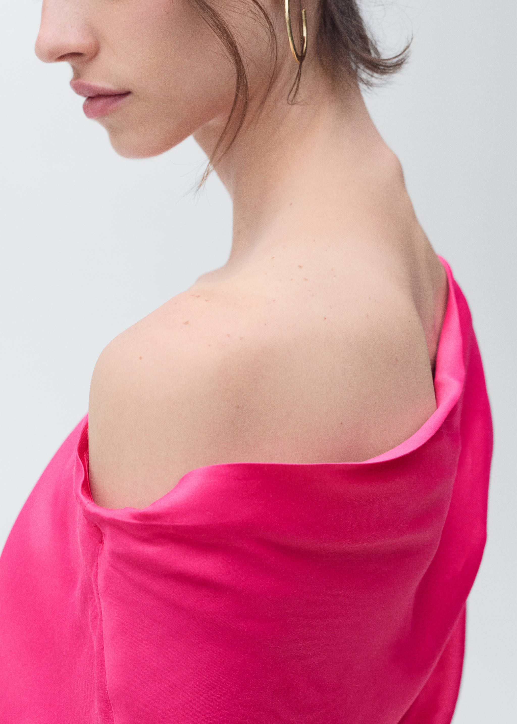 Draped asymmetrical midi-dress - Details of the article 6
