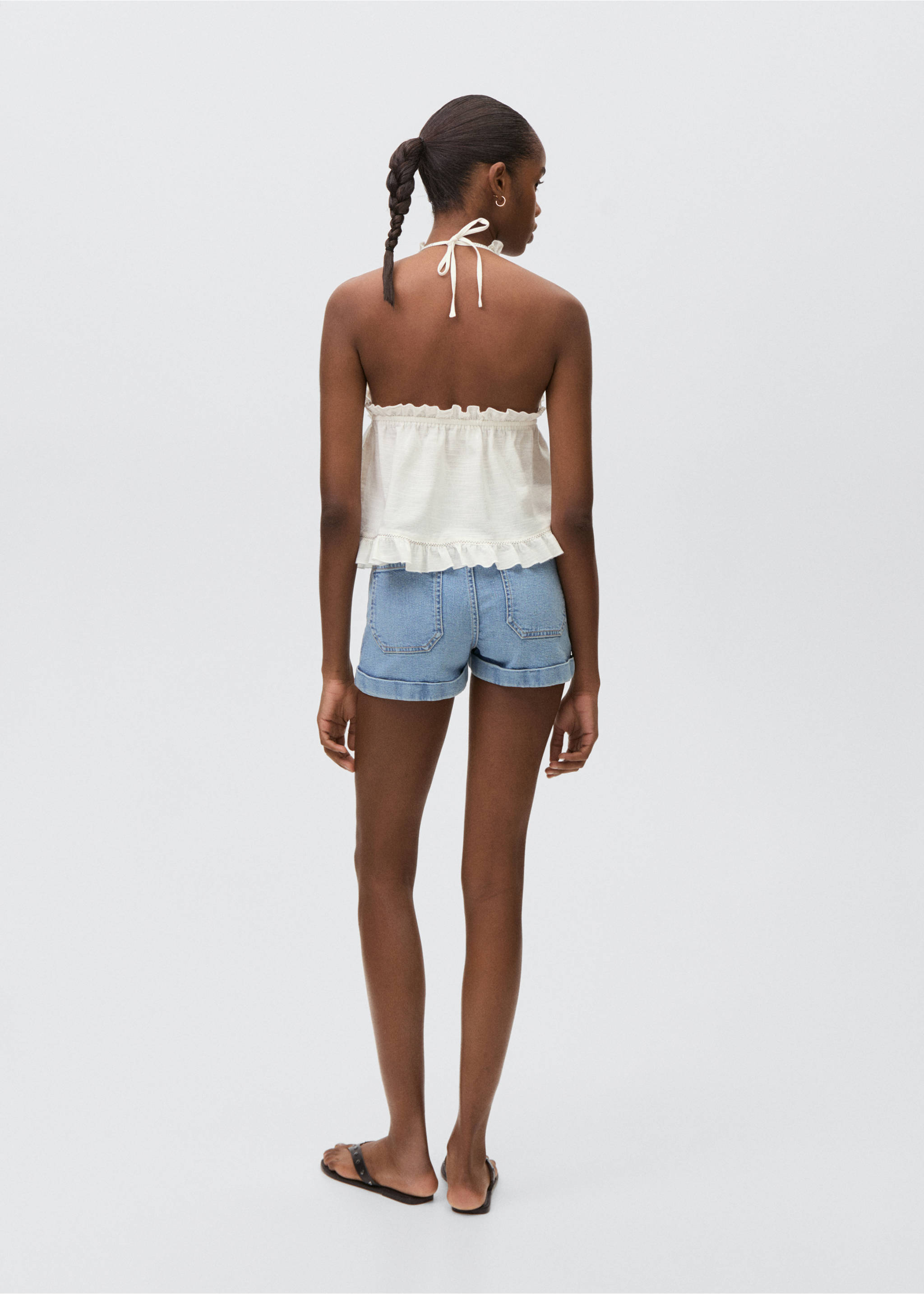 Jeansshorts mit umgeschlagenem Saum - Rückseite des Artikels, Mittelblau. Ref: 87056715-00.