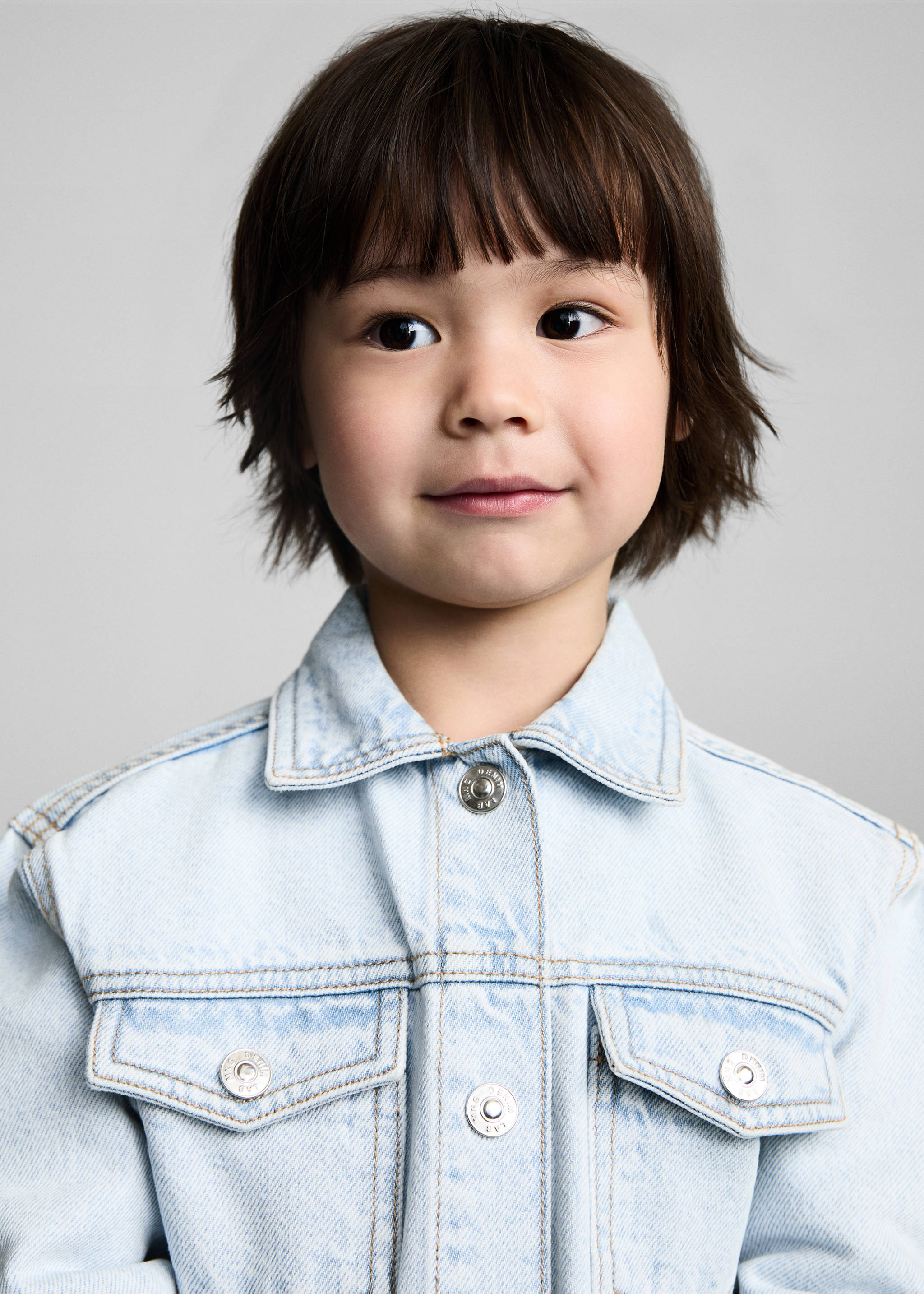 Denim jacket - Details of the article 1, Medium Blue. Ref: 87056717-00.