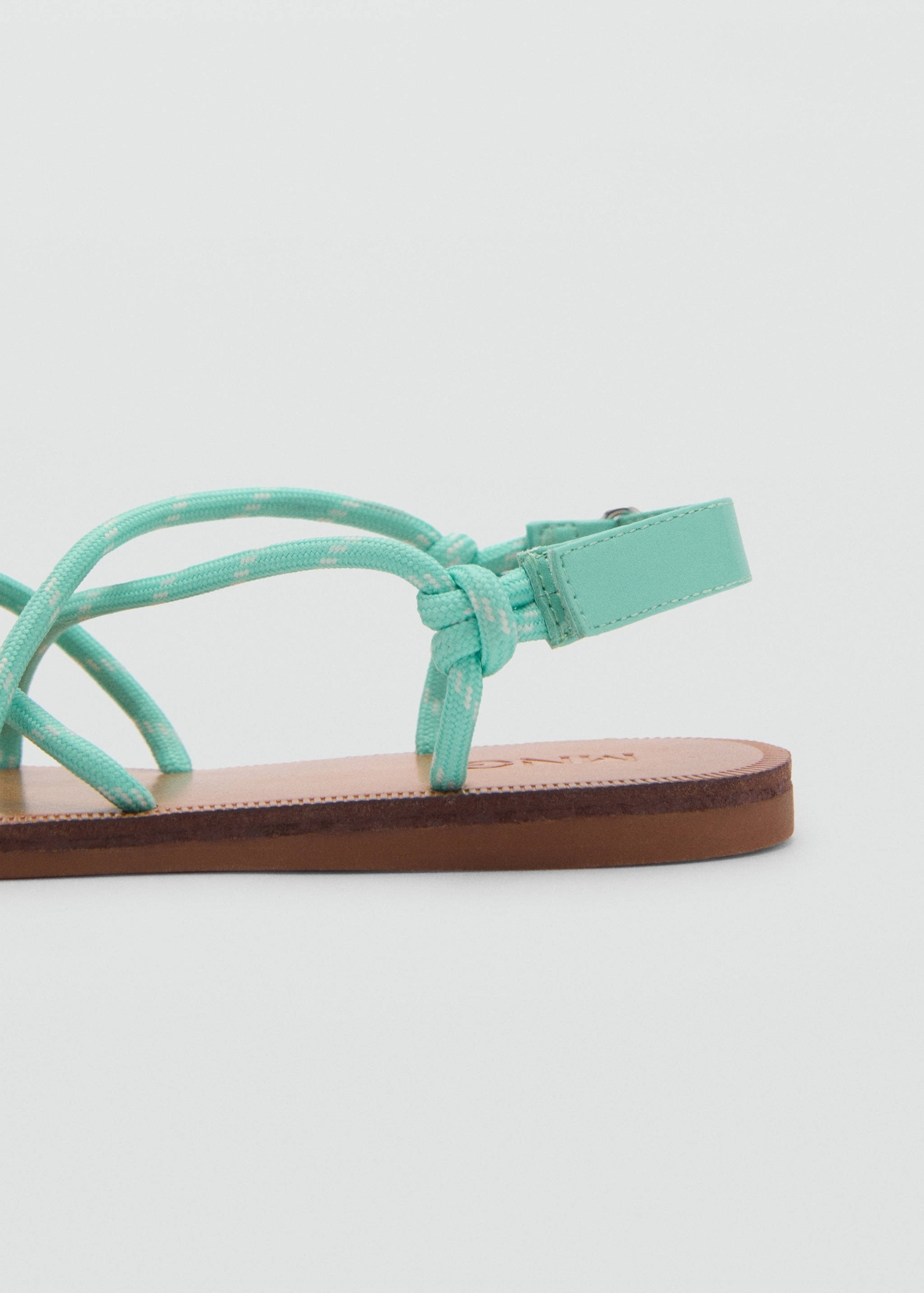 Fűzős szandál - A termék adatai 2