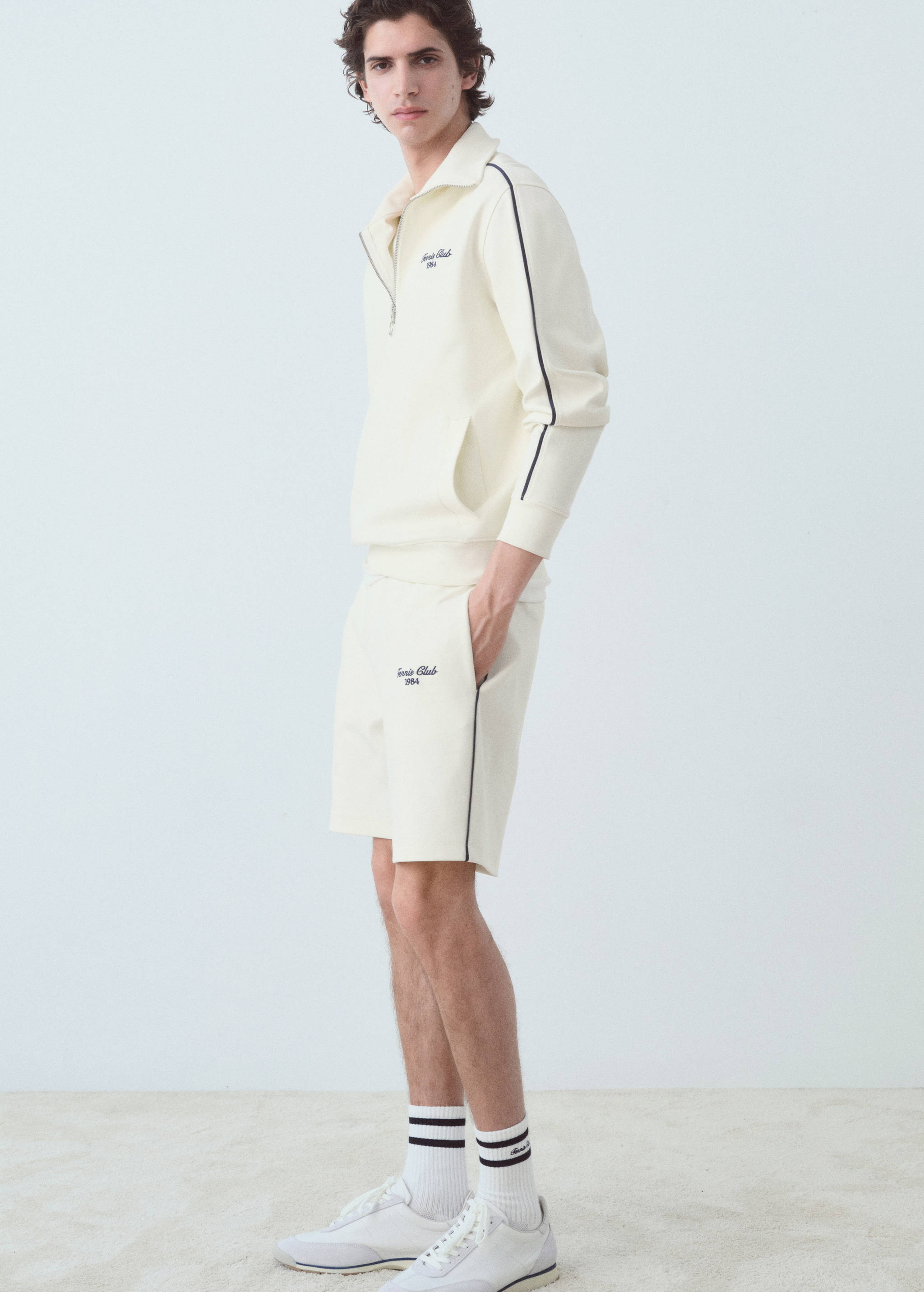 Cotton shorts with elastic waist - Details of the article 2