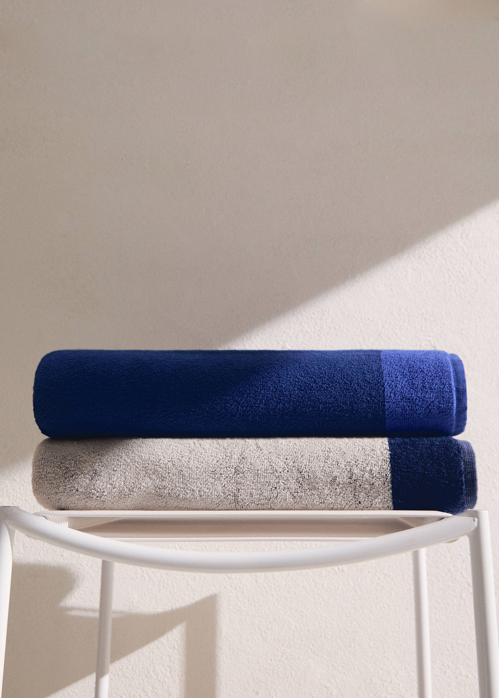 Strandtuch aus Baumwolle mit Umrandung - Allgemeine Ansicht