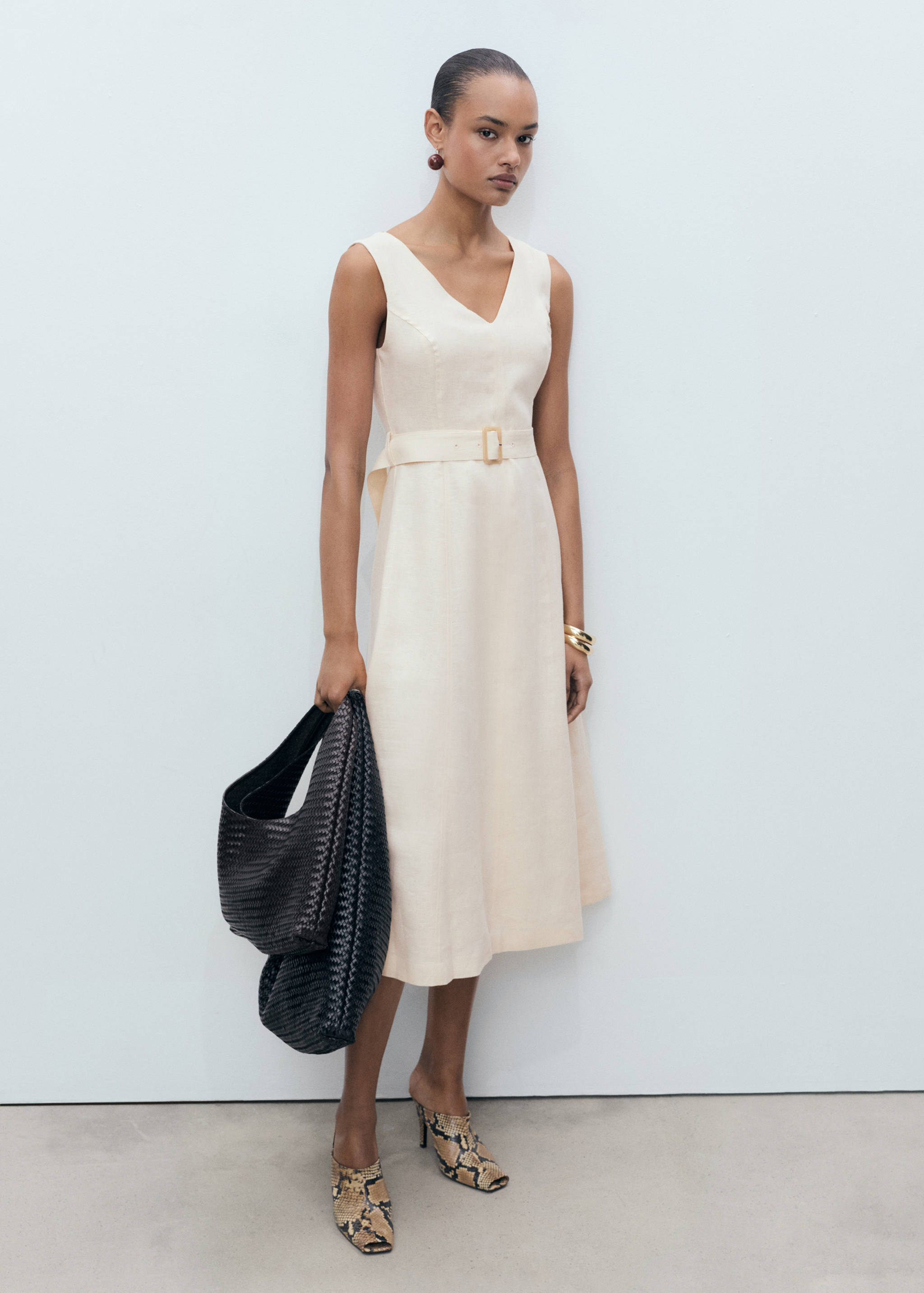 Belt linen dress - General plane