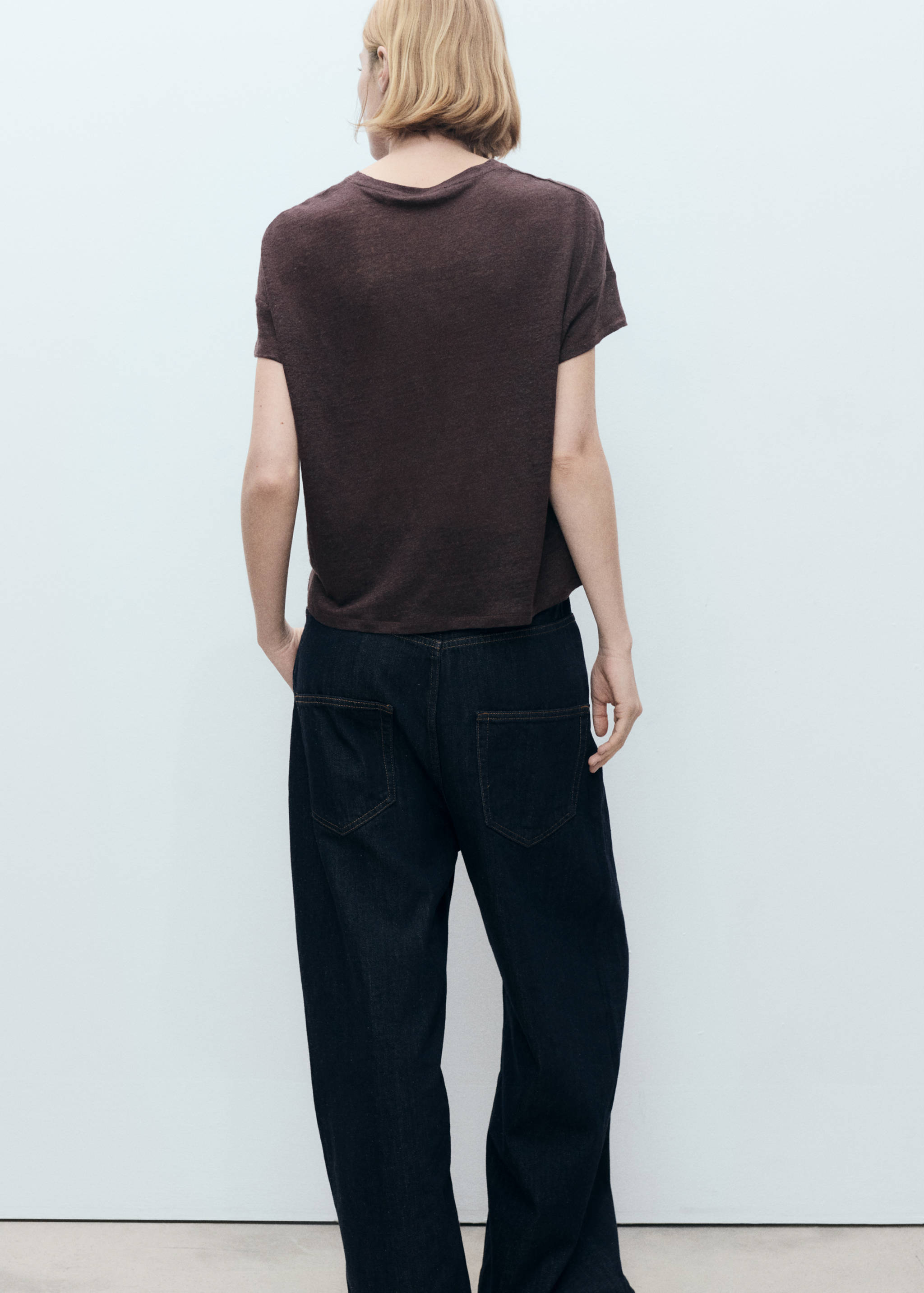 Short-sleeved linen t-shirt - Reverse of the article