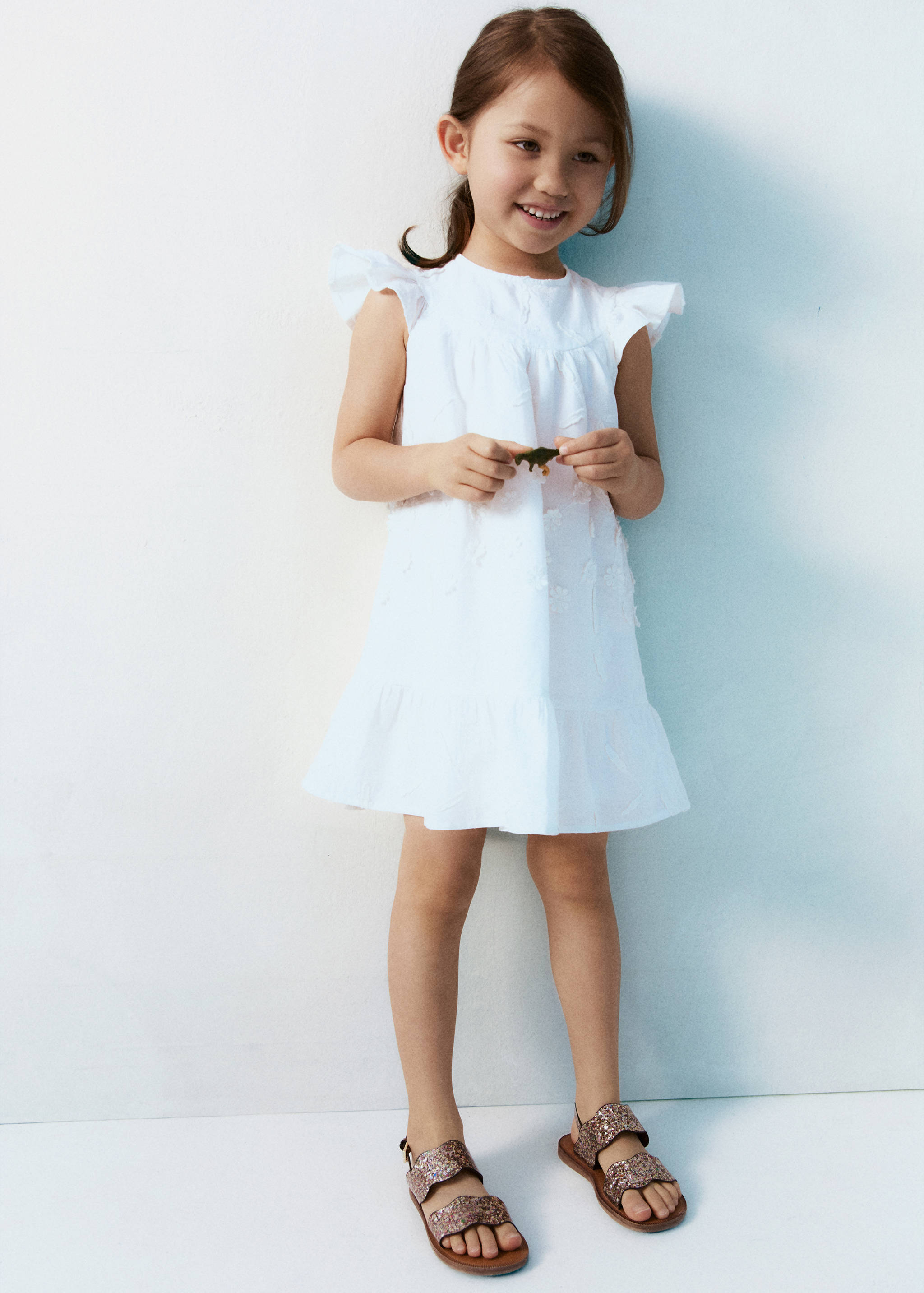 Kleid mit Blumenstickerei - Detail des Artikels 5