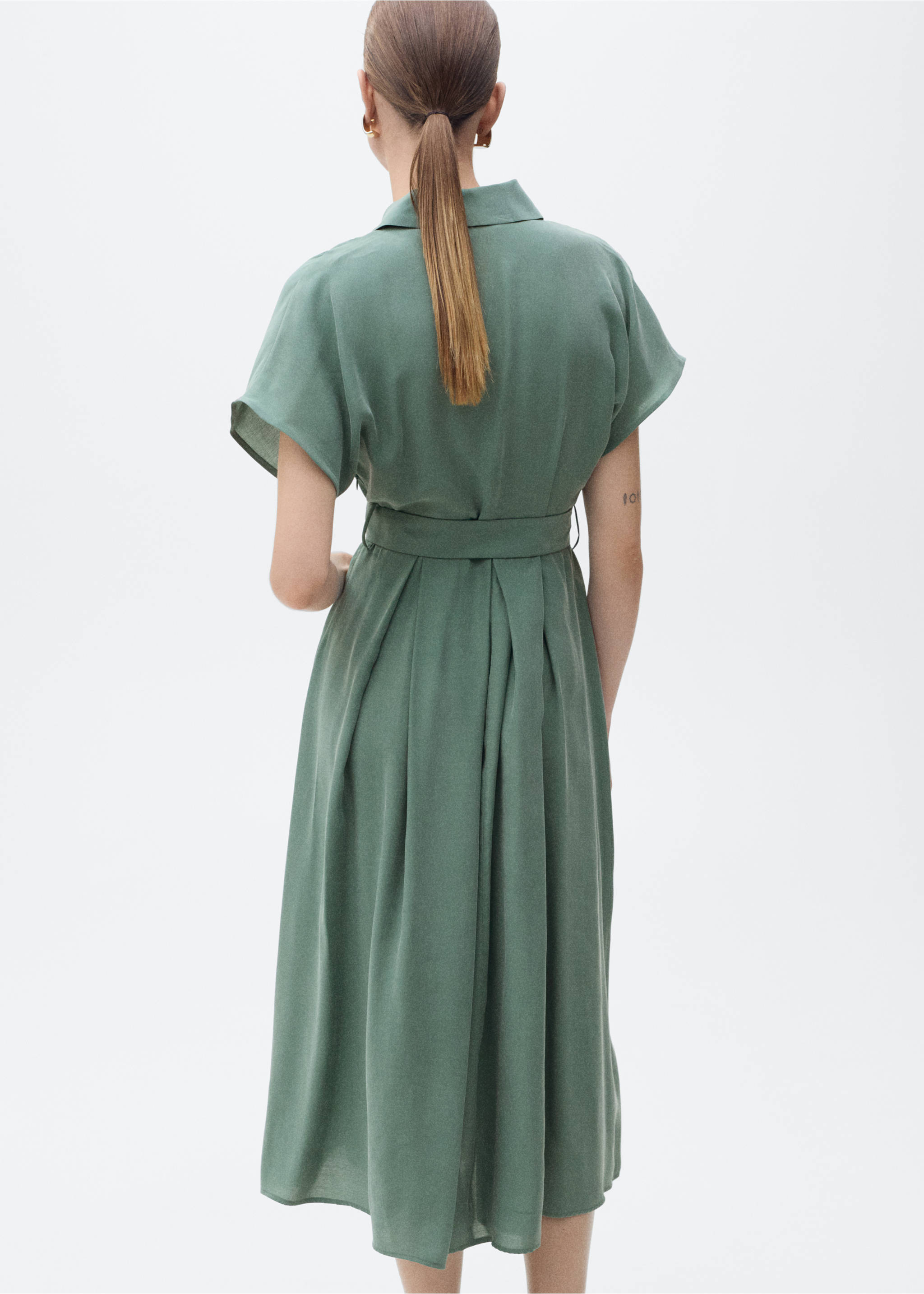 Ausgestelltes Midikleid mit Gürtel - Rückseite des Artikels, Grün. Ref: 87057173-00.