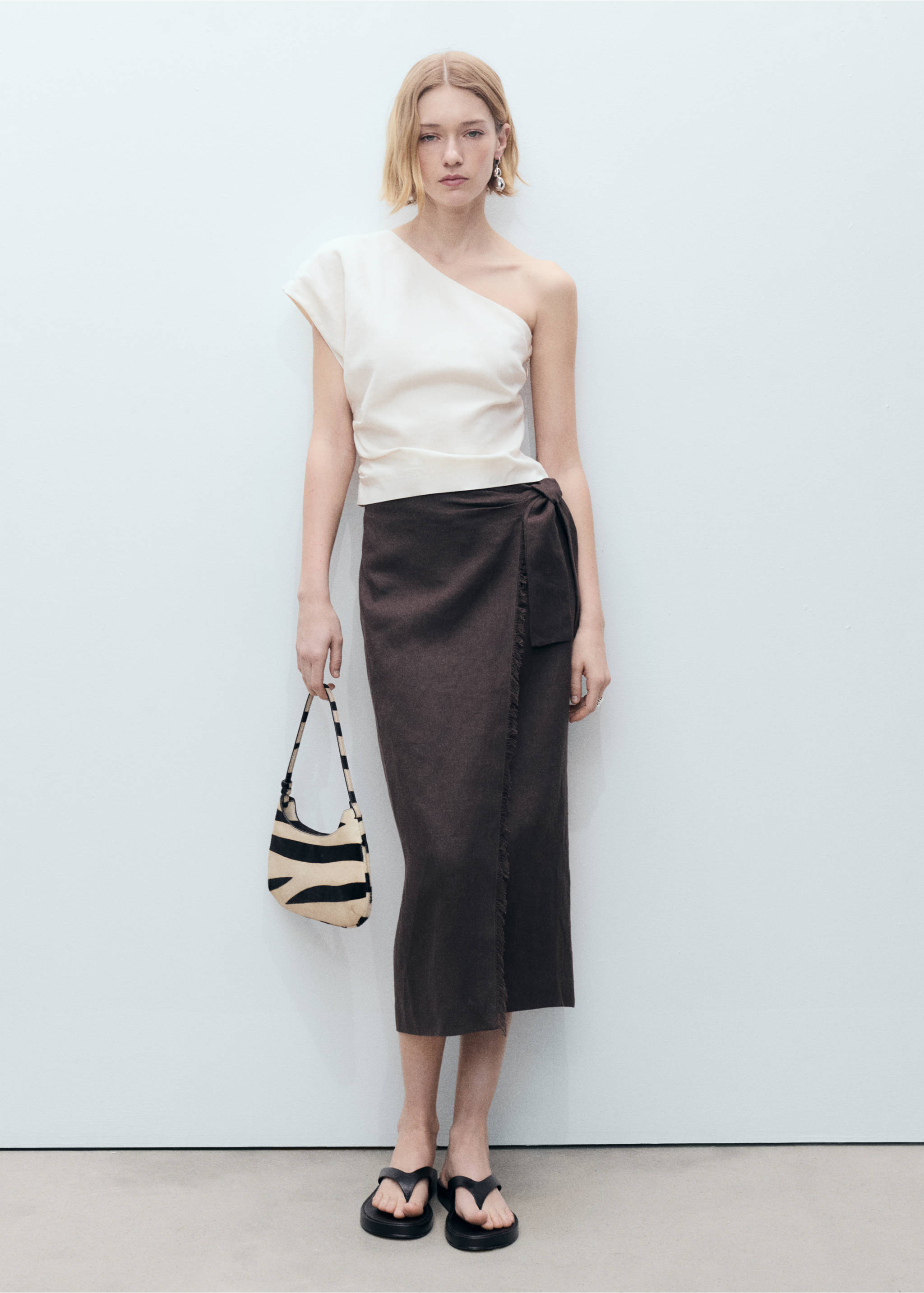 Asymmetrische linnen top - Overzichtstekening, Gebroken wit. Ref: 87057178-00.