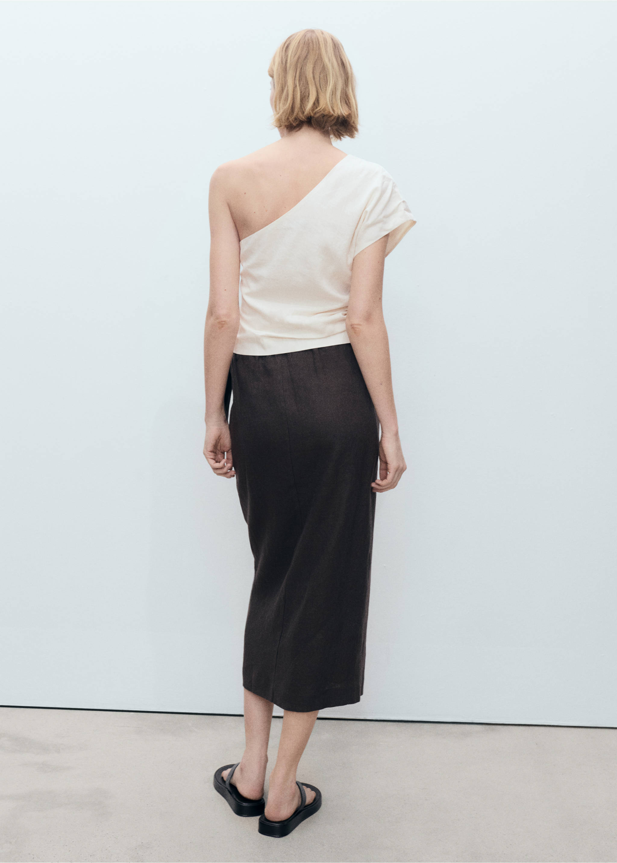 Asymmetrische linnen top - Achterkant van het artikel, Gebroken wit. Ref: 87057178-00.