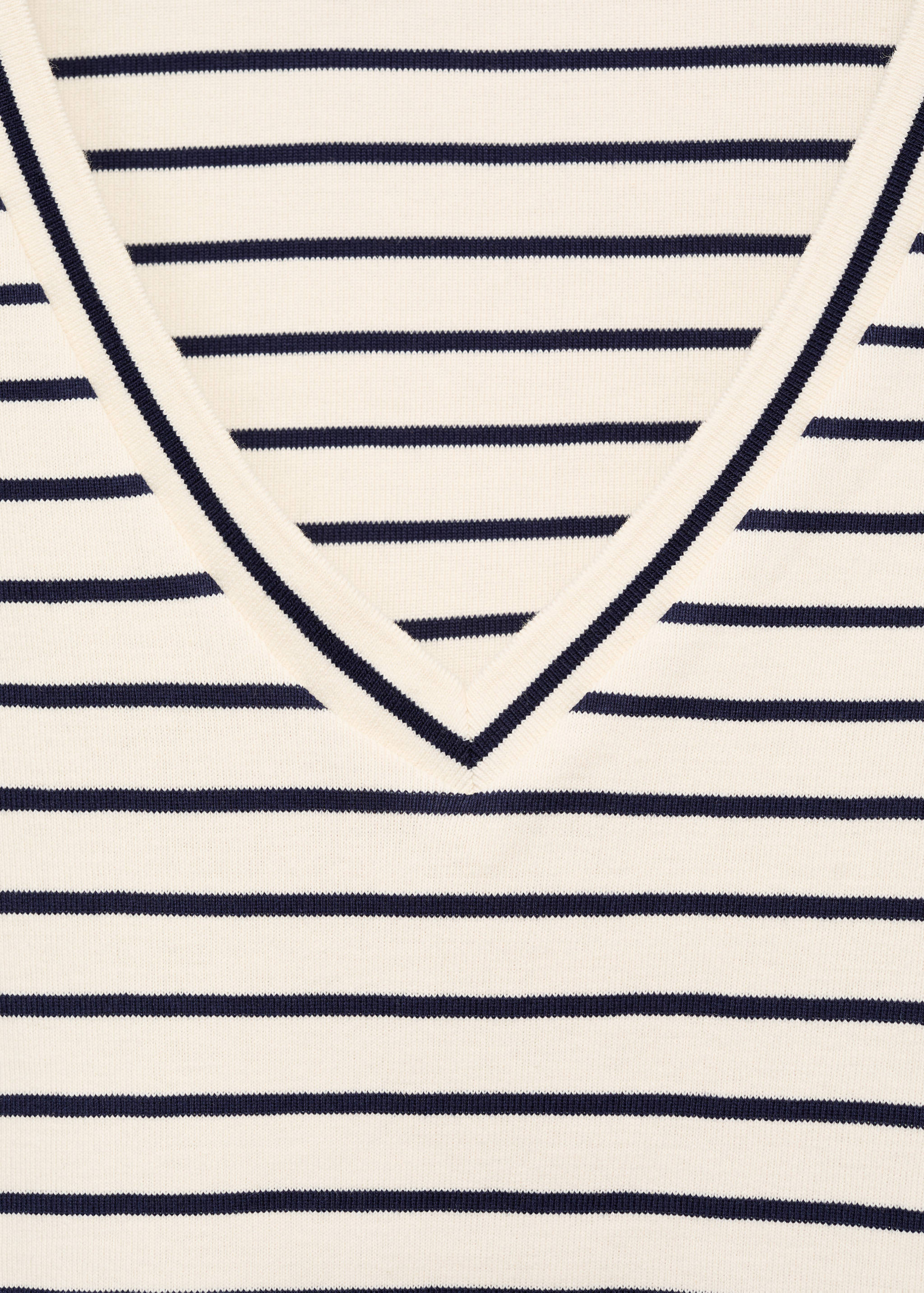 V-neck striped T-shirt - Details of the article 8