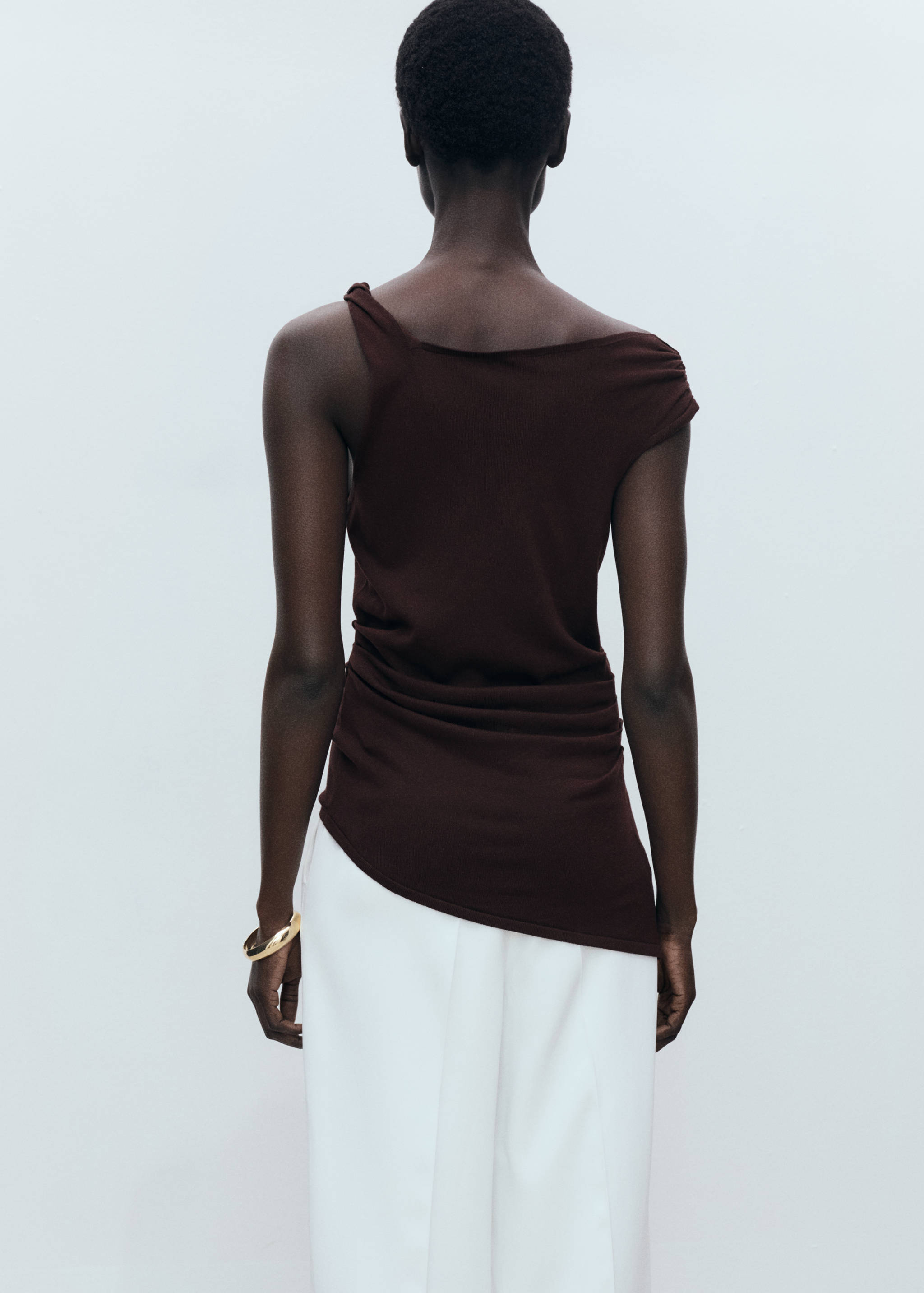 Asymmetrical fine-knit top - Reverse of the article
