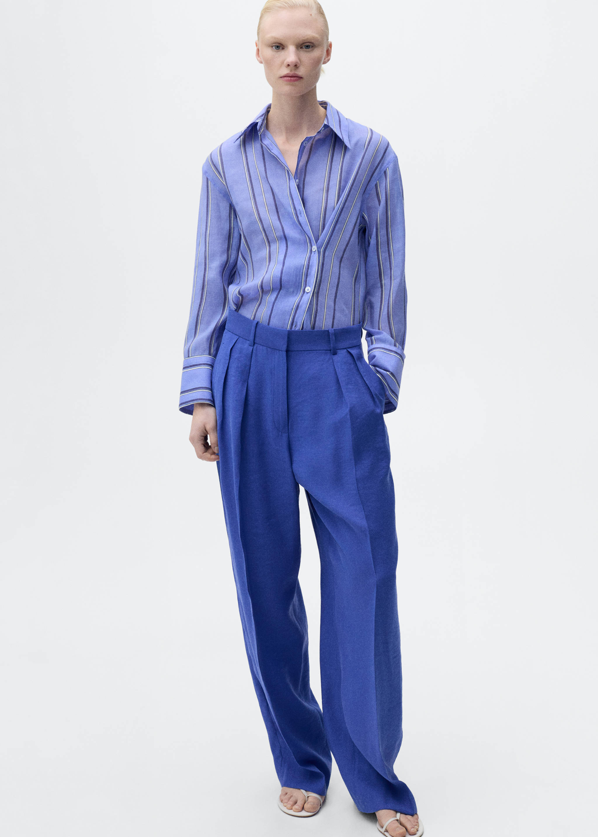 Wide leg pleated suit trousers - Details of the article 1