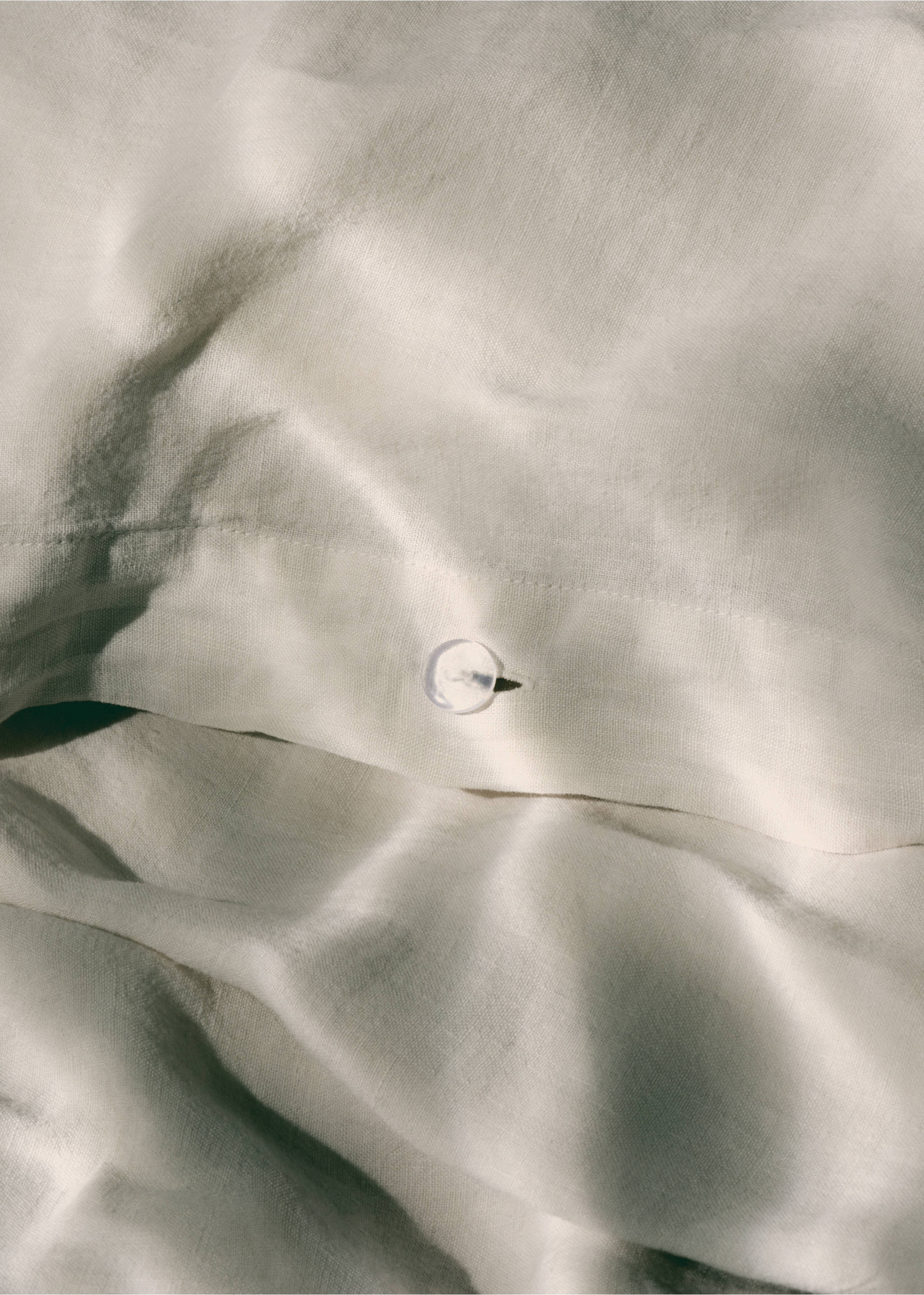 Washed linen duvet cover for 180/200 cm bed - Details of the article 6, Beige. Ref: 87057196-00.