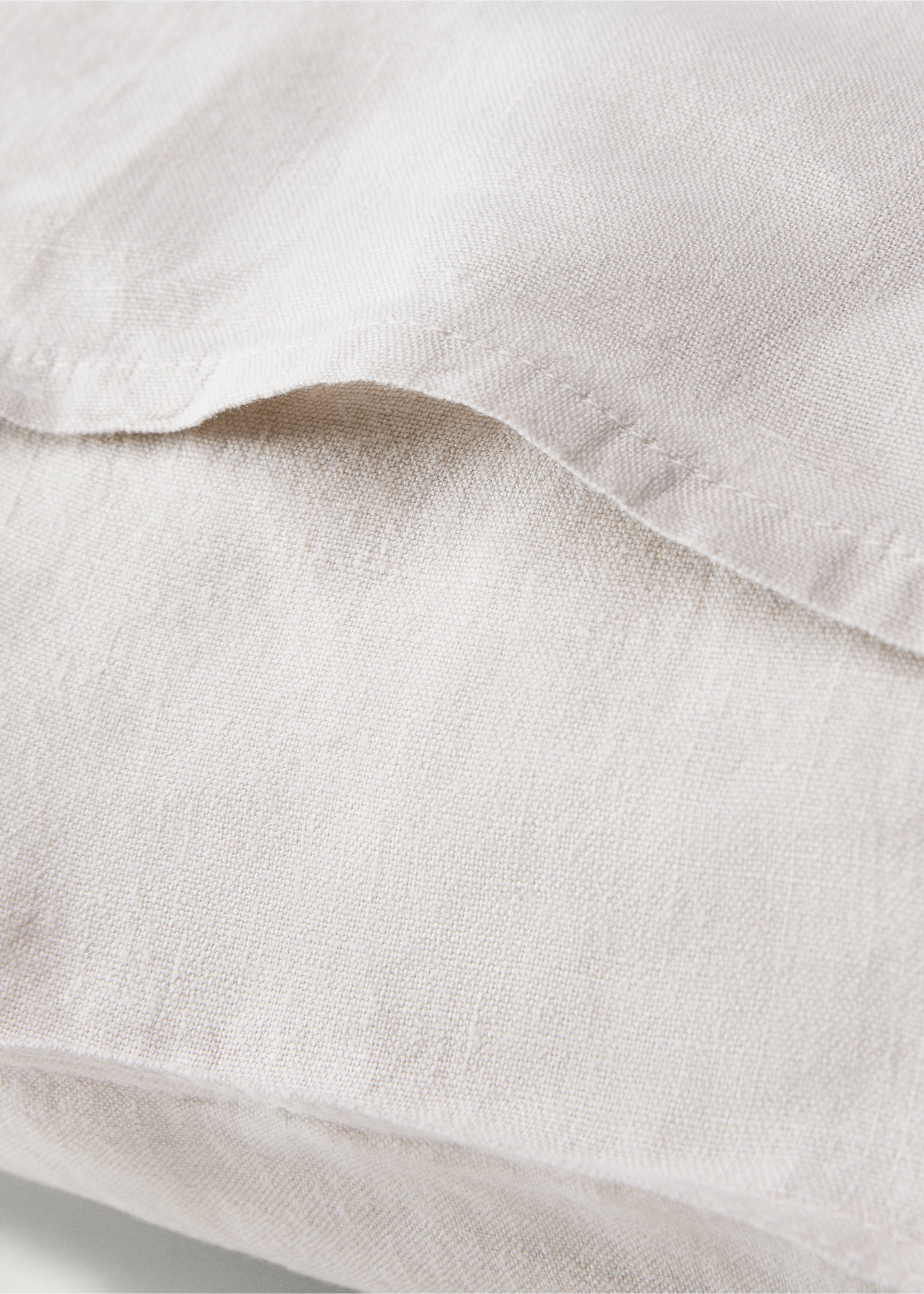 Two washed linen pillowcases 60x60 cm - Details of the article 3, Beige. Ref: 87057197-00.