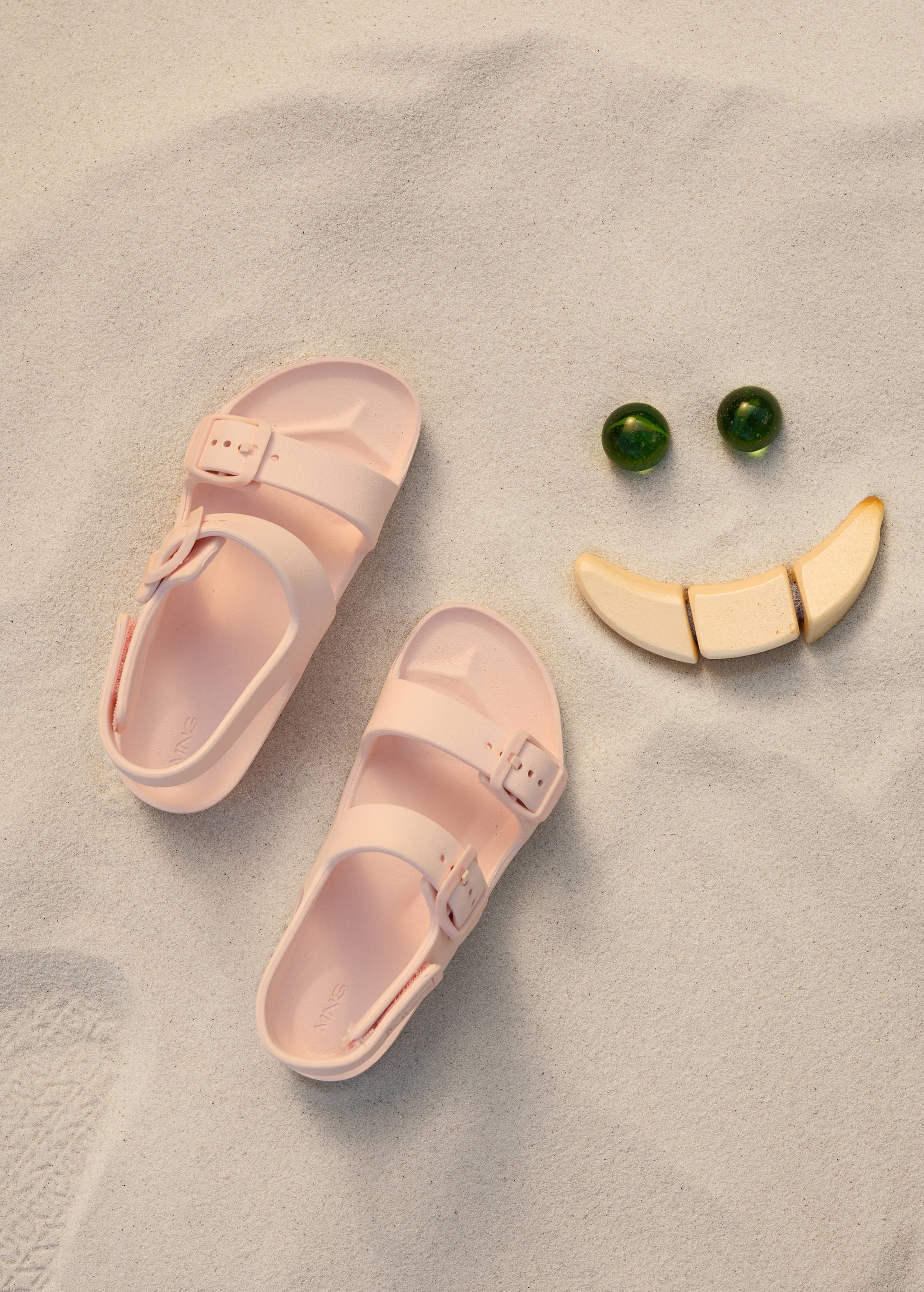 Flip-Flops mit Riemen und Schnalle - Detail des Artikels 5