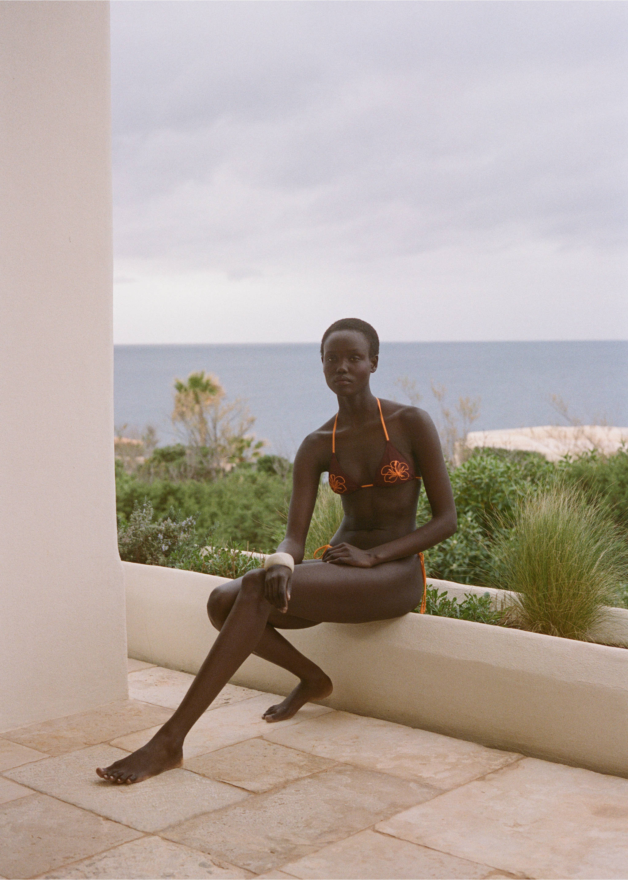 Embroidered-flower bikini top - Details of the article 2, Chocolate. Ref: 87057677-00.