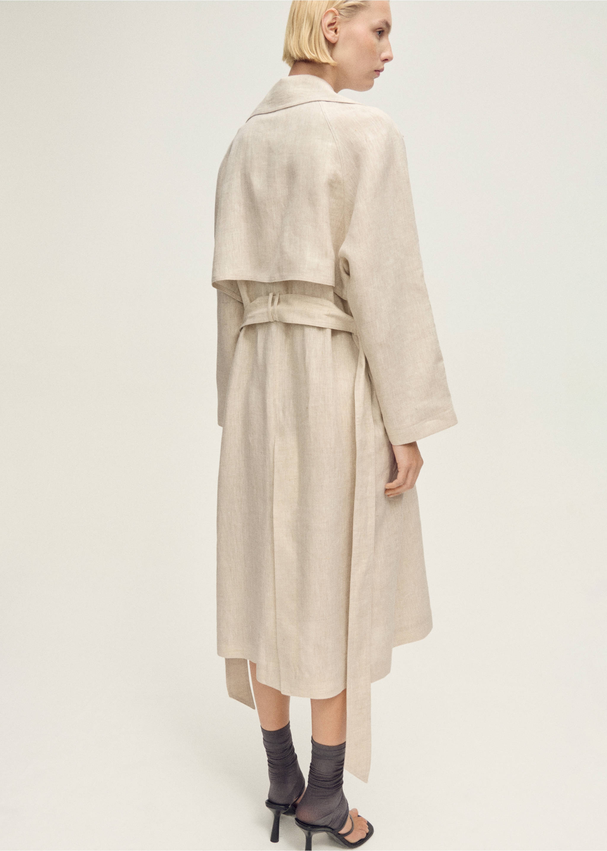 Linen trench coat with pronounced lapels - Reverse of the article, Light/Pastel Grey. Ref: 87057680-00.