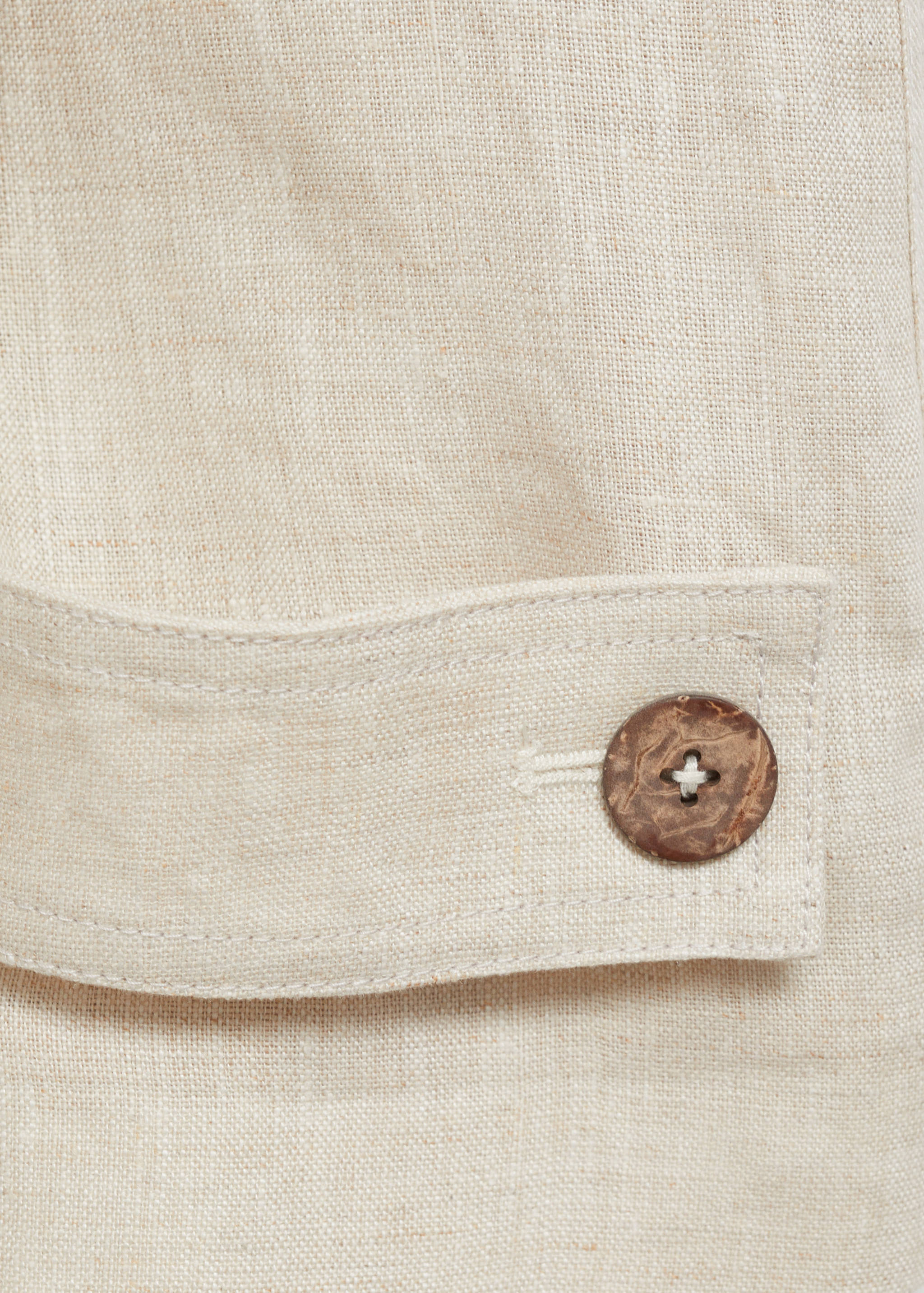 Linen trench coat with pronounced lapels - Details of the article 0
