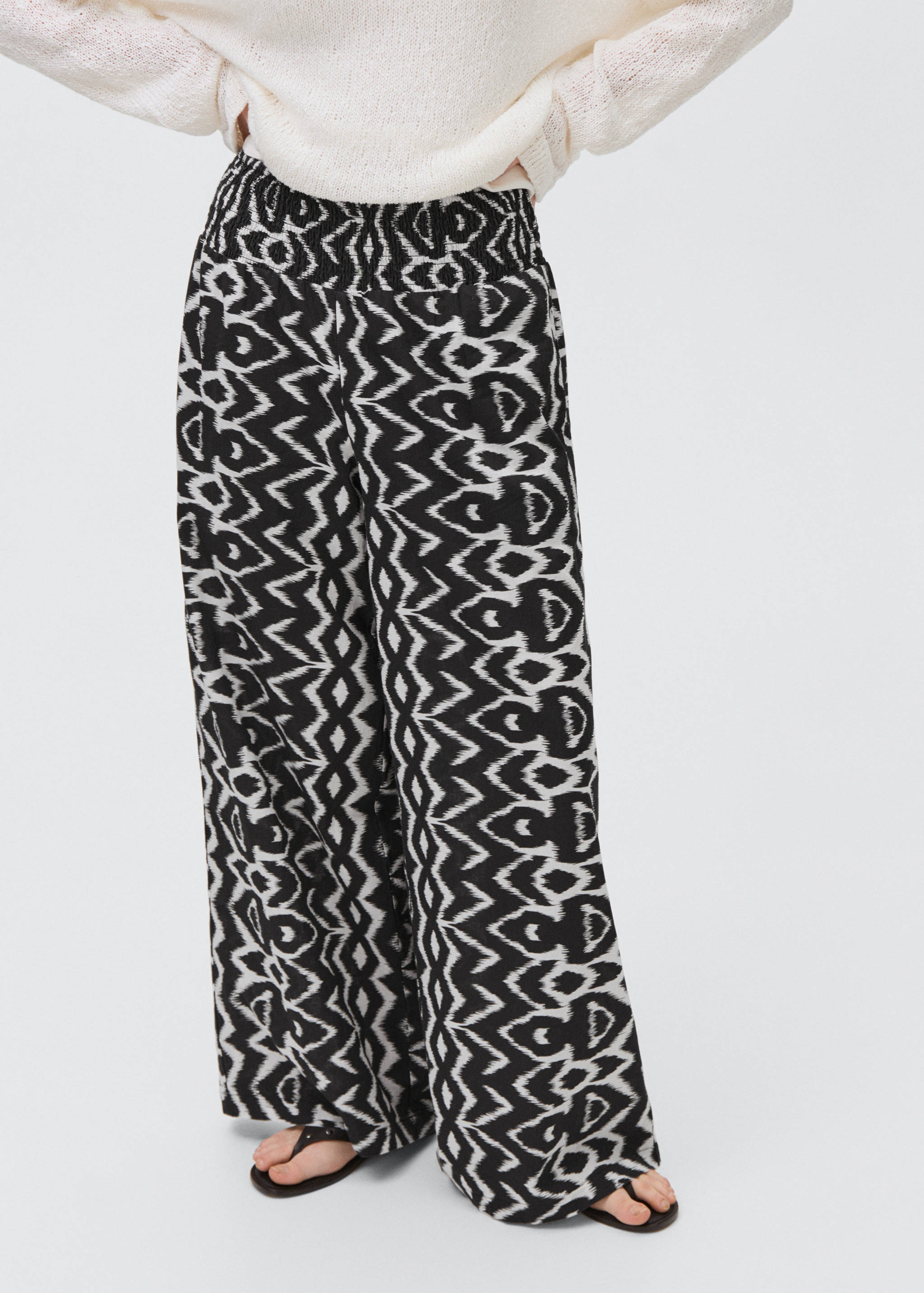 Calças retas estampadas - Plano médio