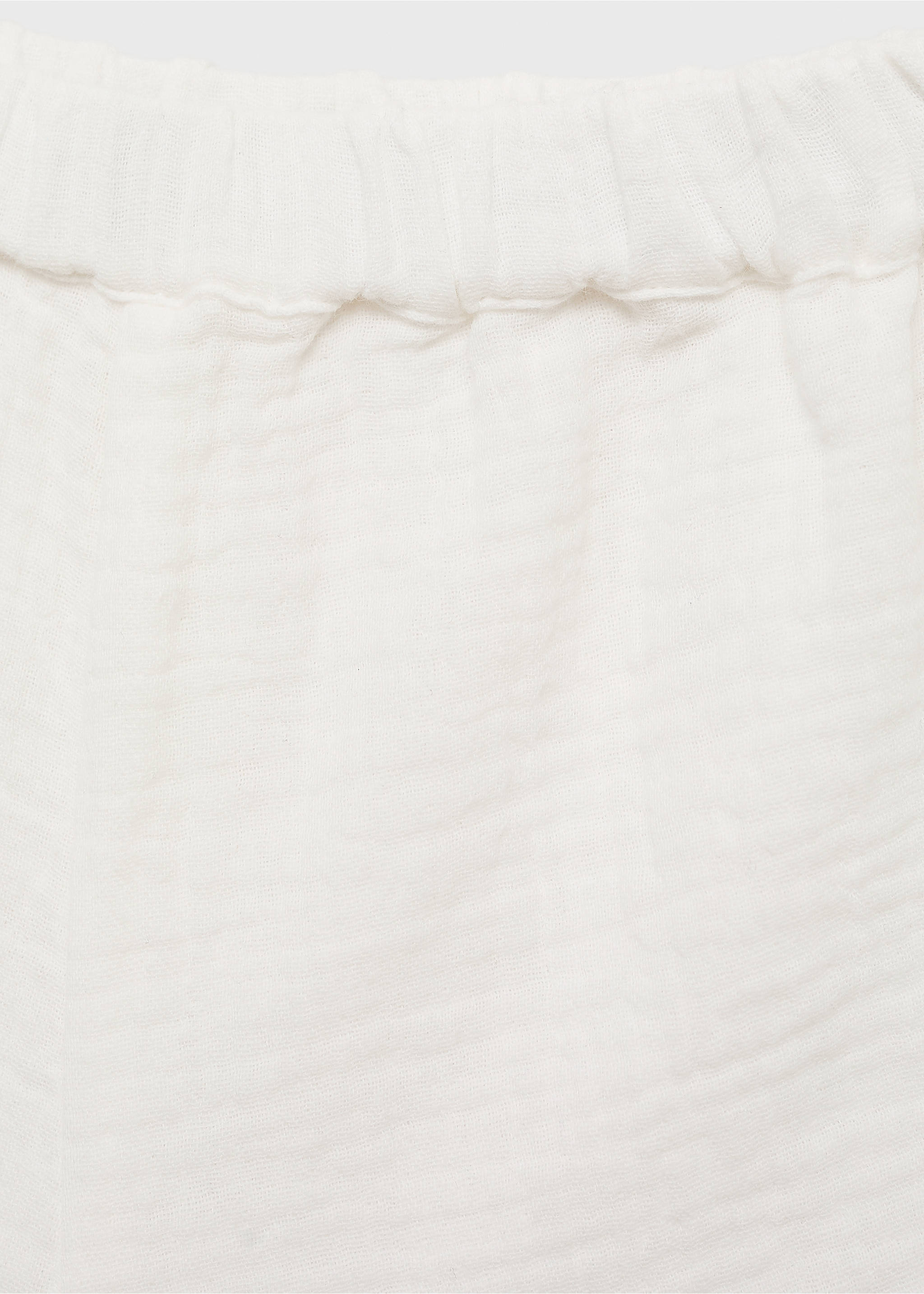 Shorts aus Crinkle-Baumwoll-Gaze mit Stickerei - Detail des Artikels 8, Weiß. Ref: 87057698-00.