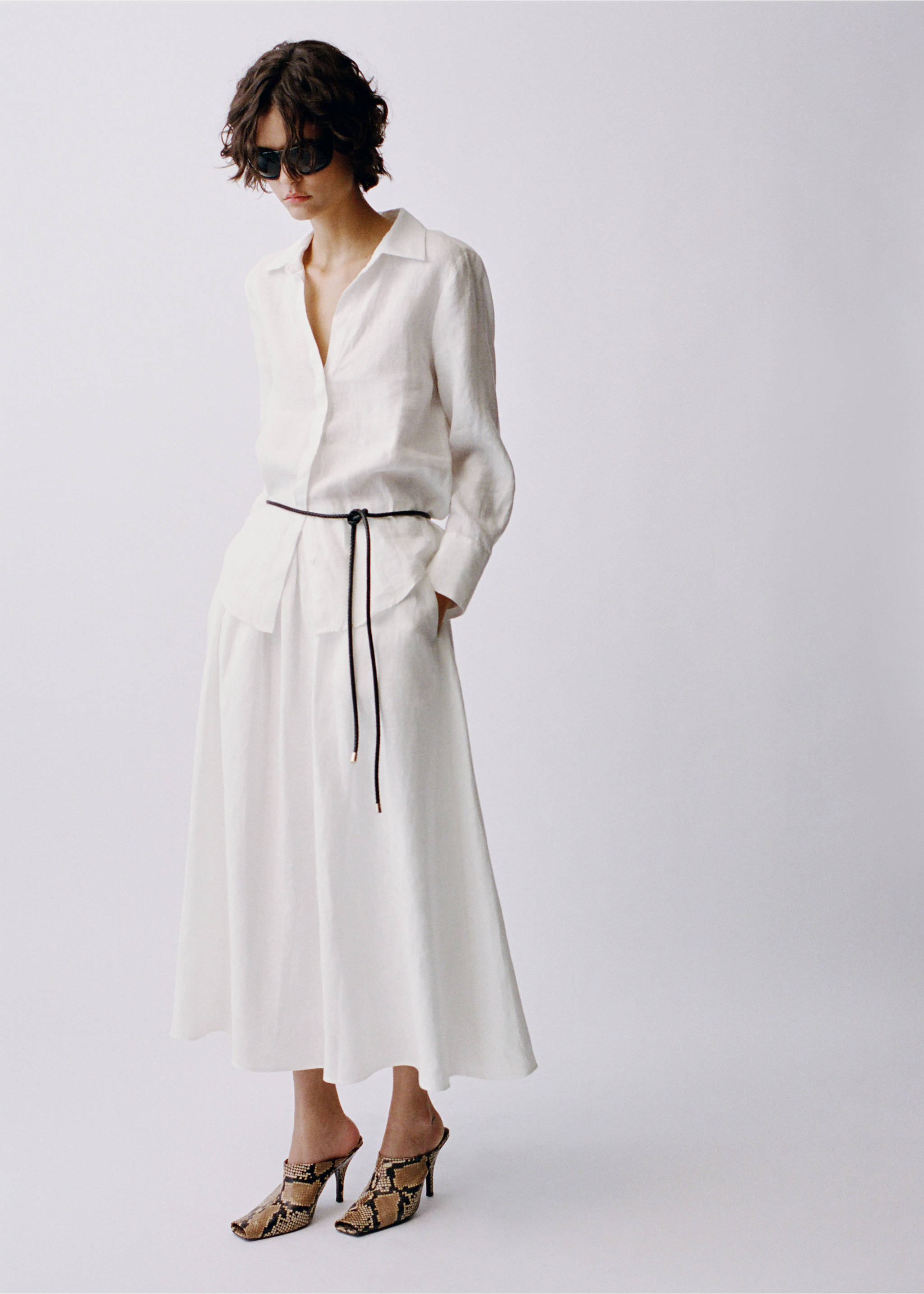 Flared linen skirt - Details of the article 6, White. Ref: 87057702-00.
