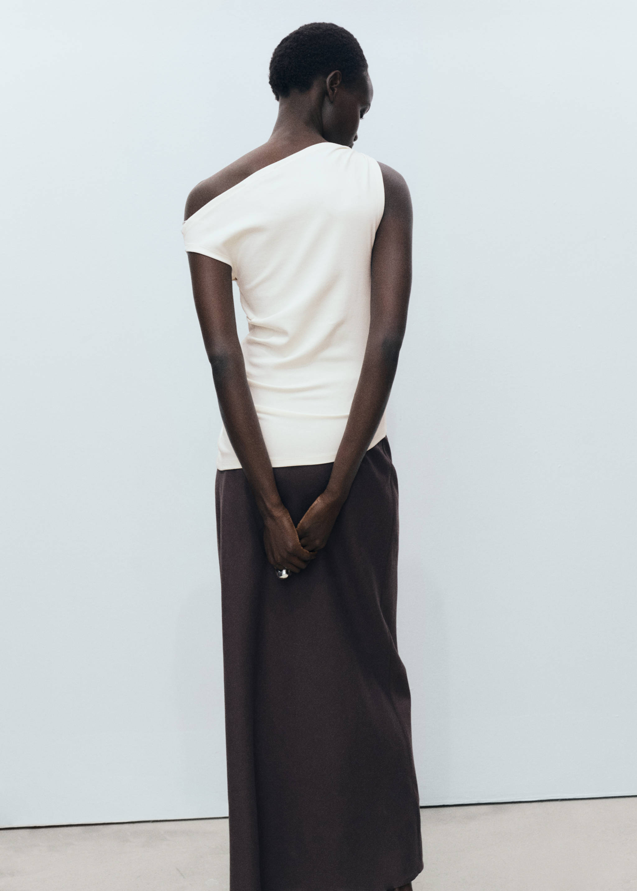 Asymmetrical modal top - Reverse of the article