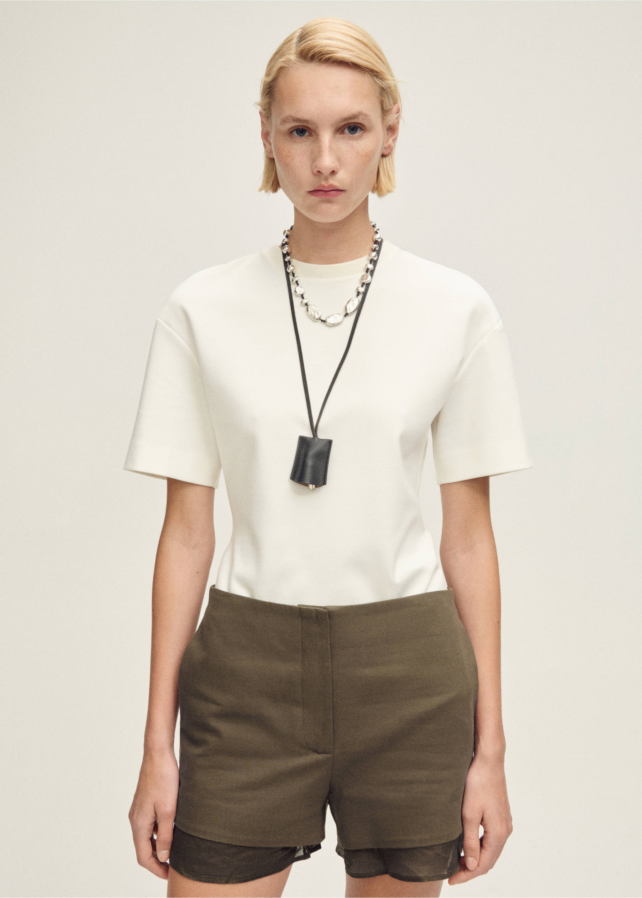 Short en lin mélangé combiné - Plan moyen, Beige. Ref: 87057717-00.