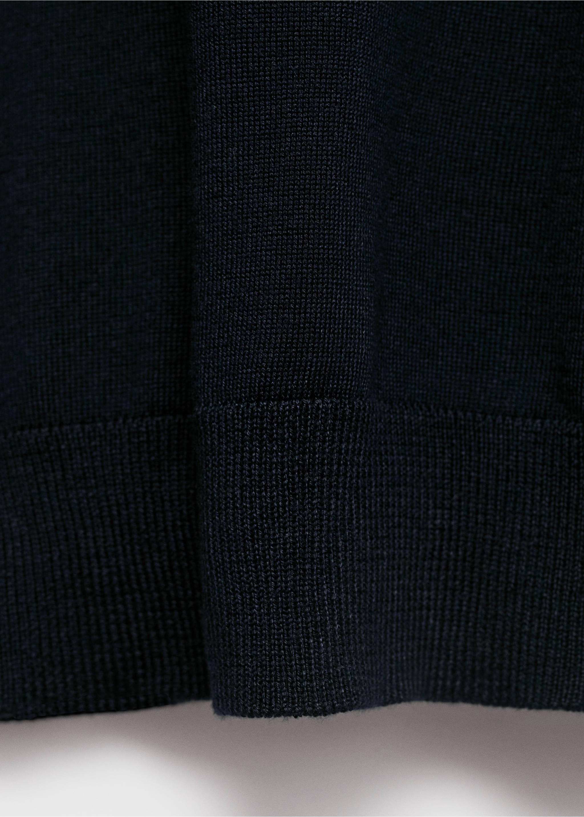 Feinstrick-Poloshirt aus Lyocell - Detail des Artikels 0, Marineblau. Ref: 87057901-00.