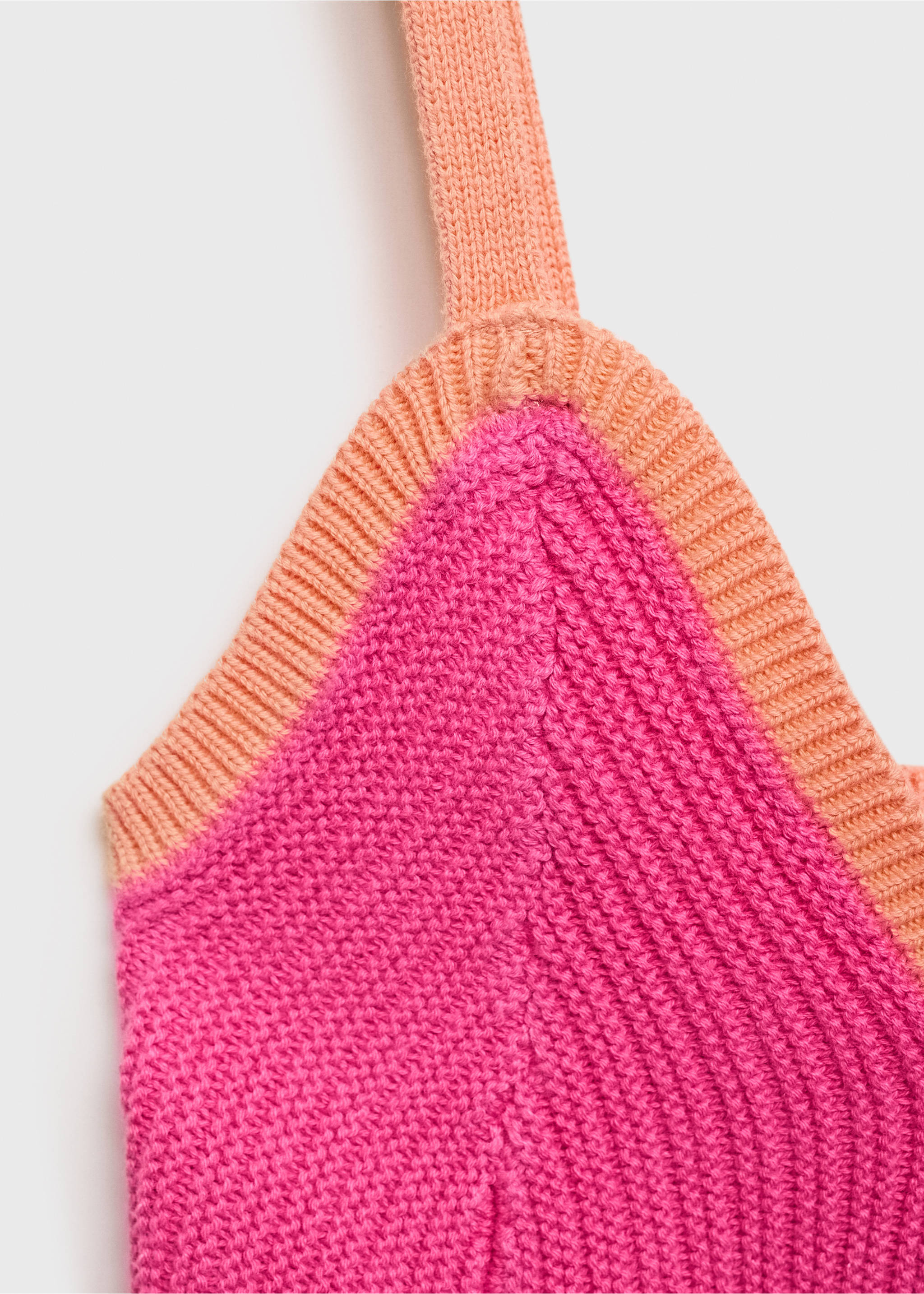 Contrasting crochet top - Details of the article 8, Pink. Ref: 87058263-00.