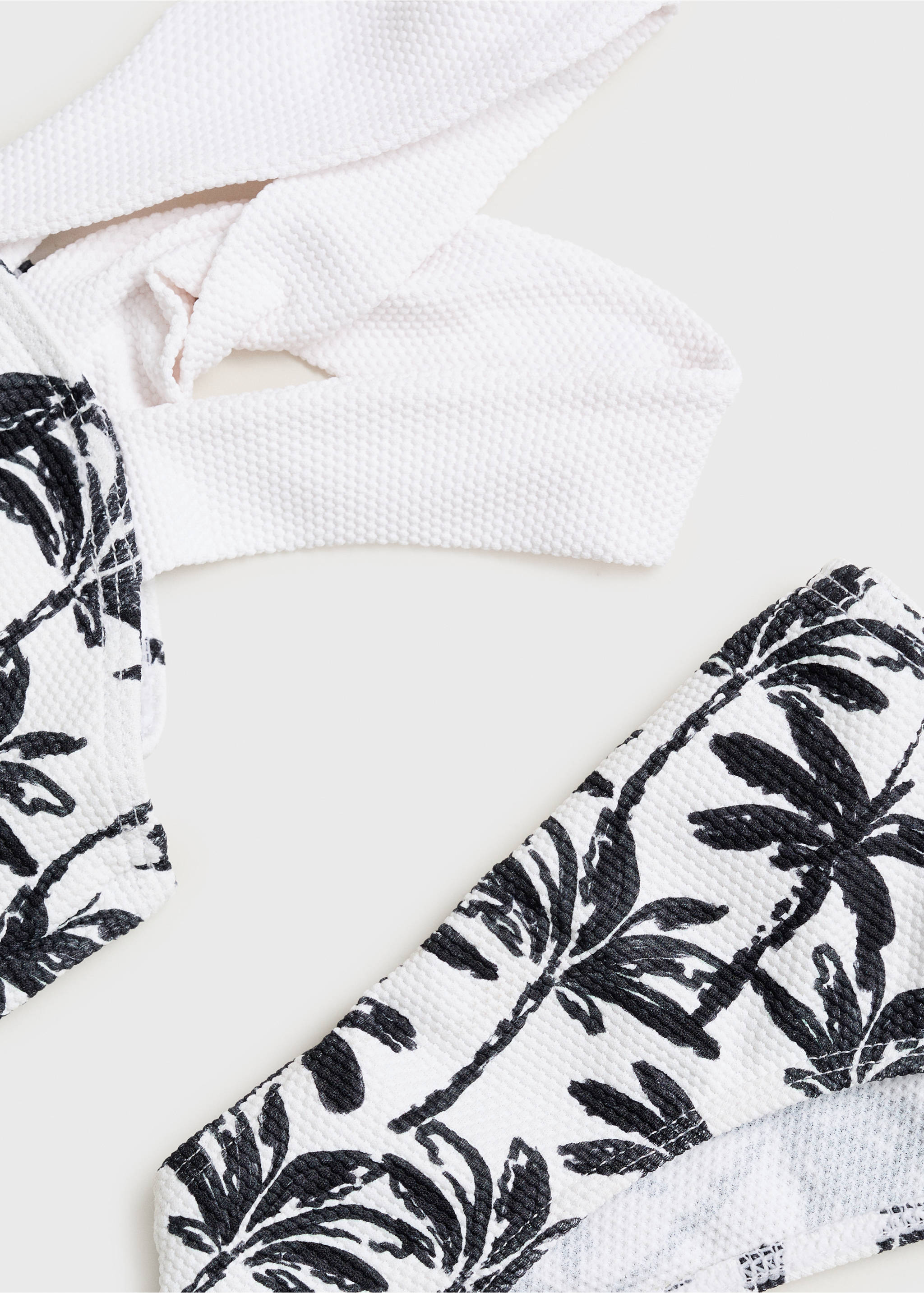 Palm-tree print bikini - Details of the article 0, White. Ref: 87058266-00.