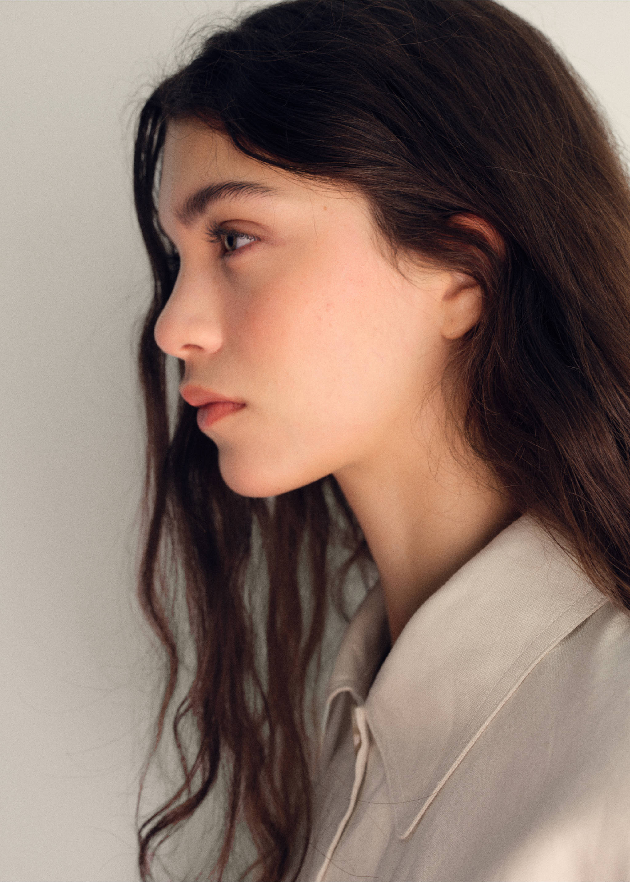 Pocket linen-blend jacket - Details of the article 1, Ecru. Ref: 87058640-00.