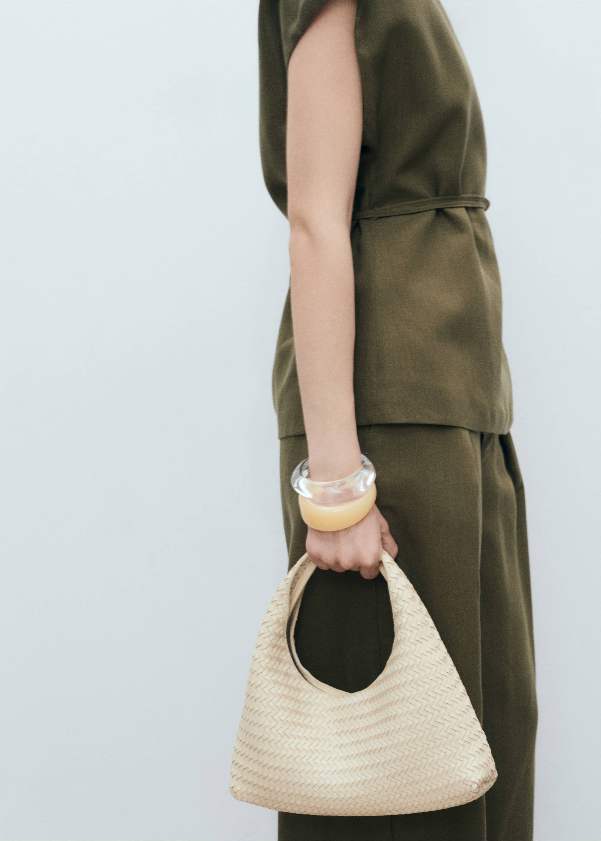 Linen-blend pleated trousers - Details of the article 2, Khaki. Ref: 87058641-00.