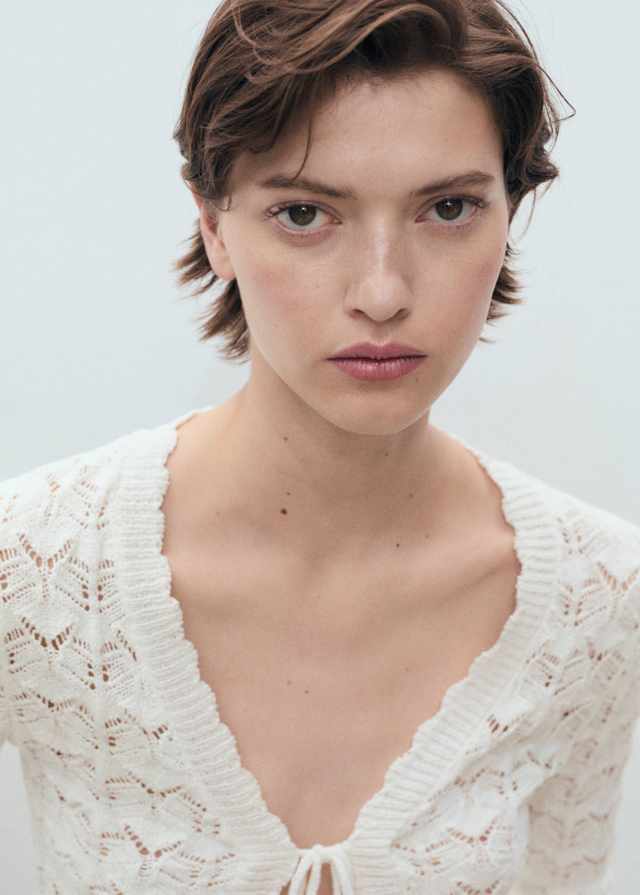 Crochet cardigan with bow closure - Details of the article 1