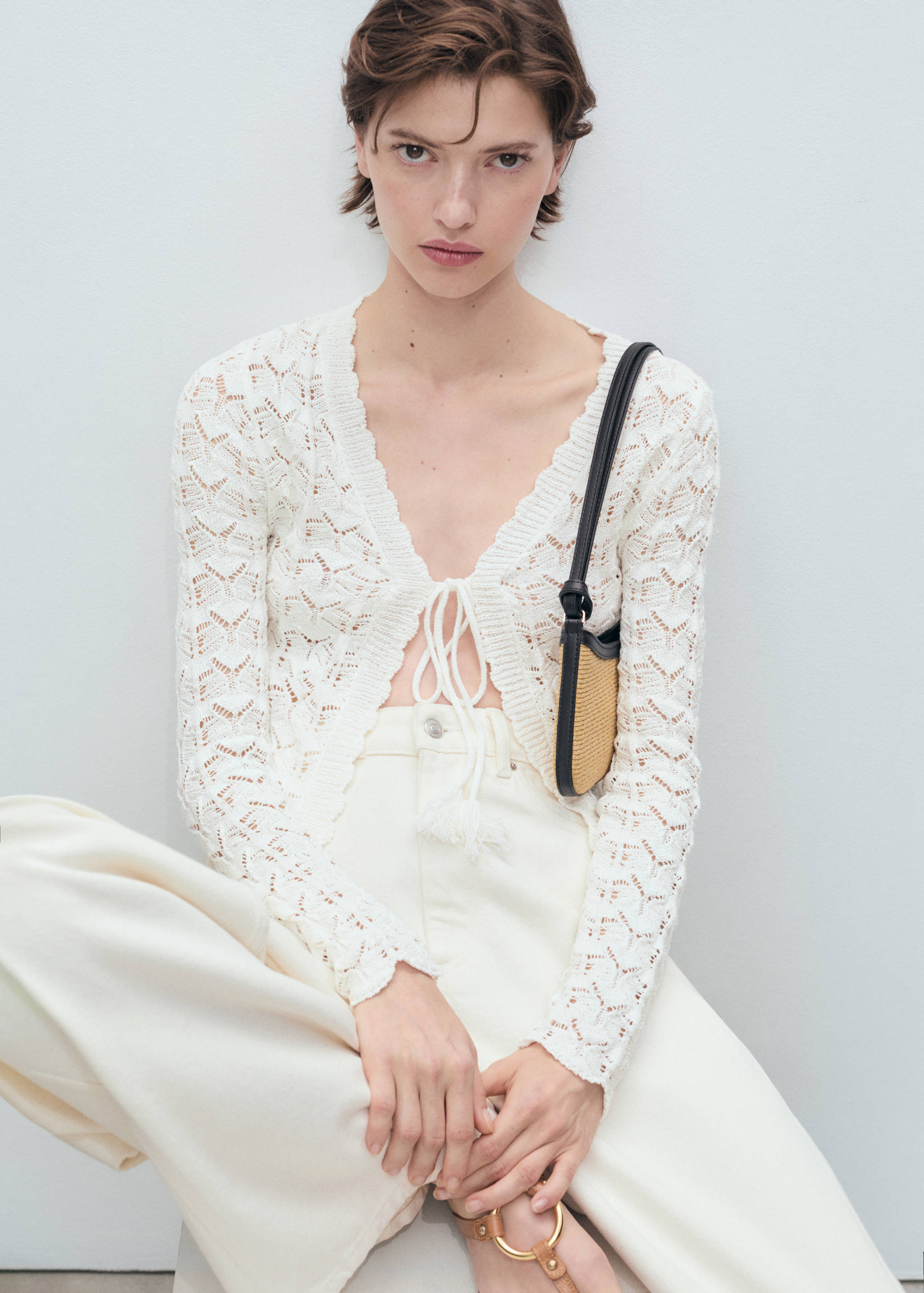 Crochet cardigan with bow closure - Details of the article 6