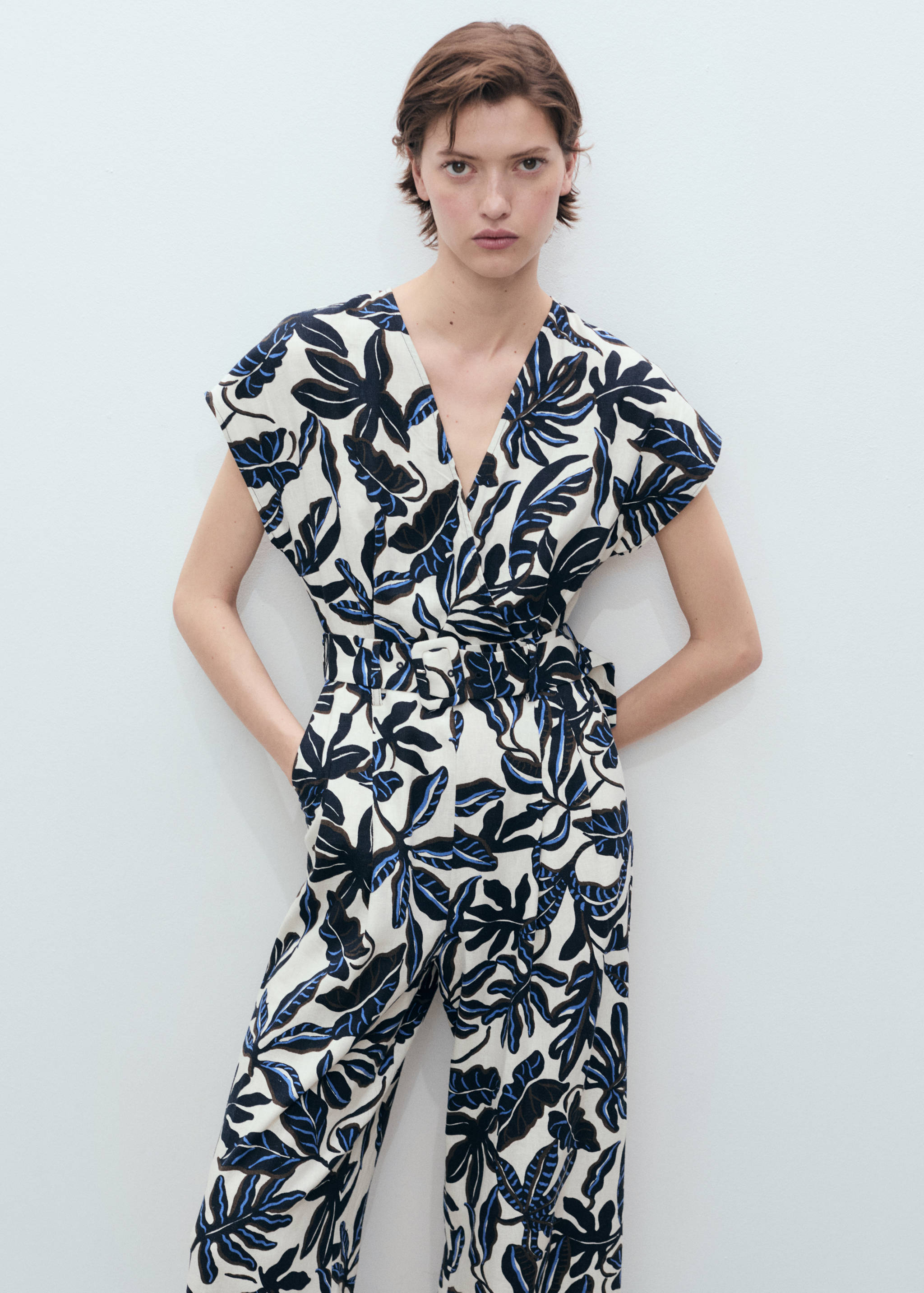 Printed linen jumpsuit with belt - Medium plane