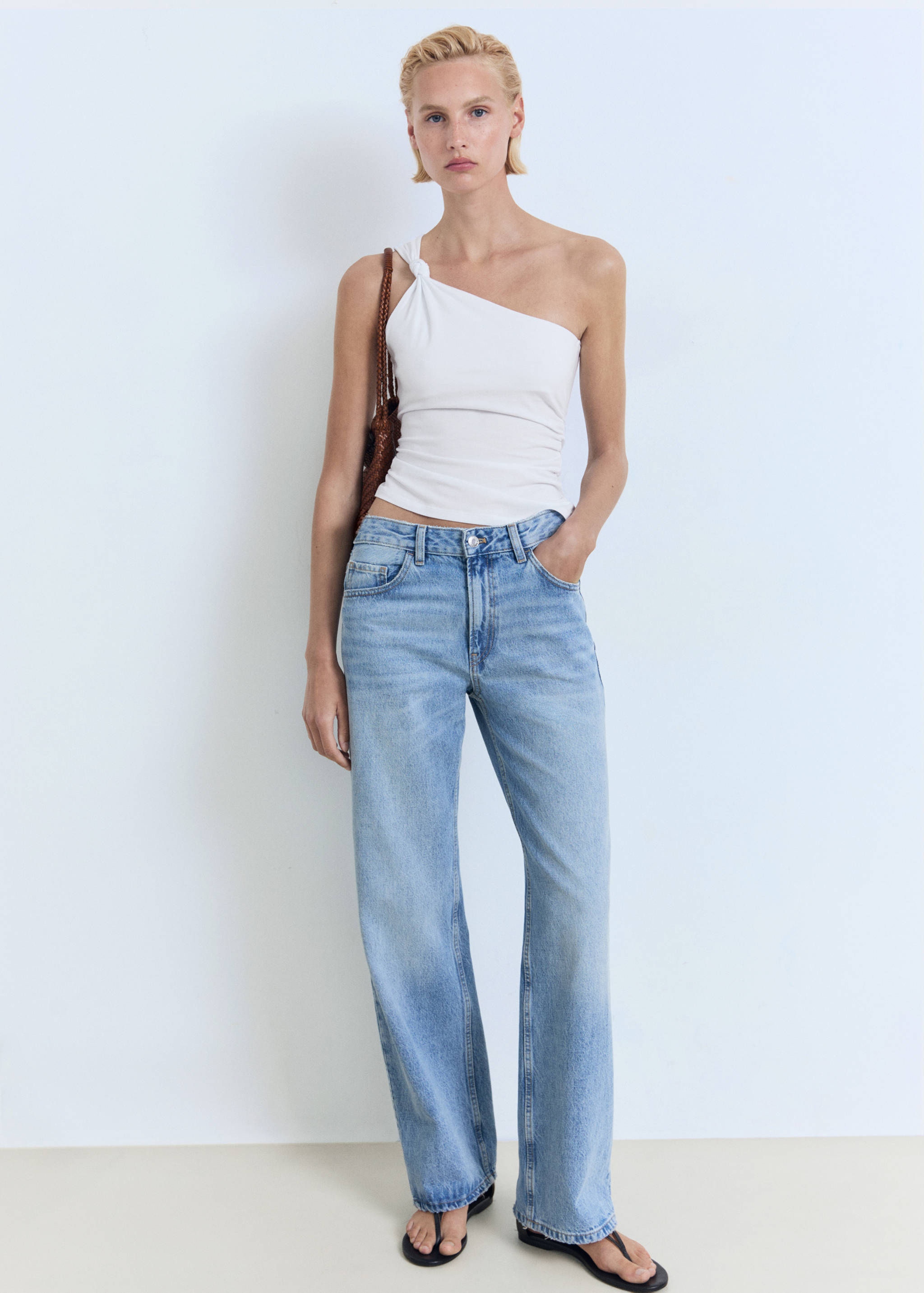 Asymmetrical top with knot detail - General plane