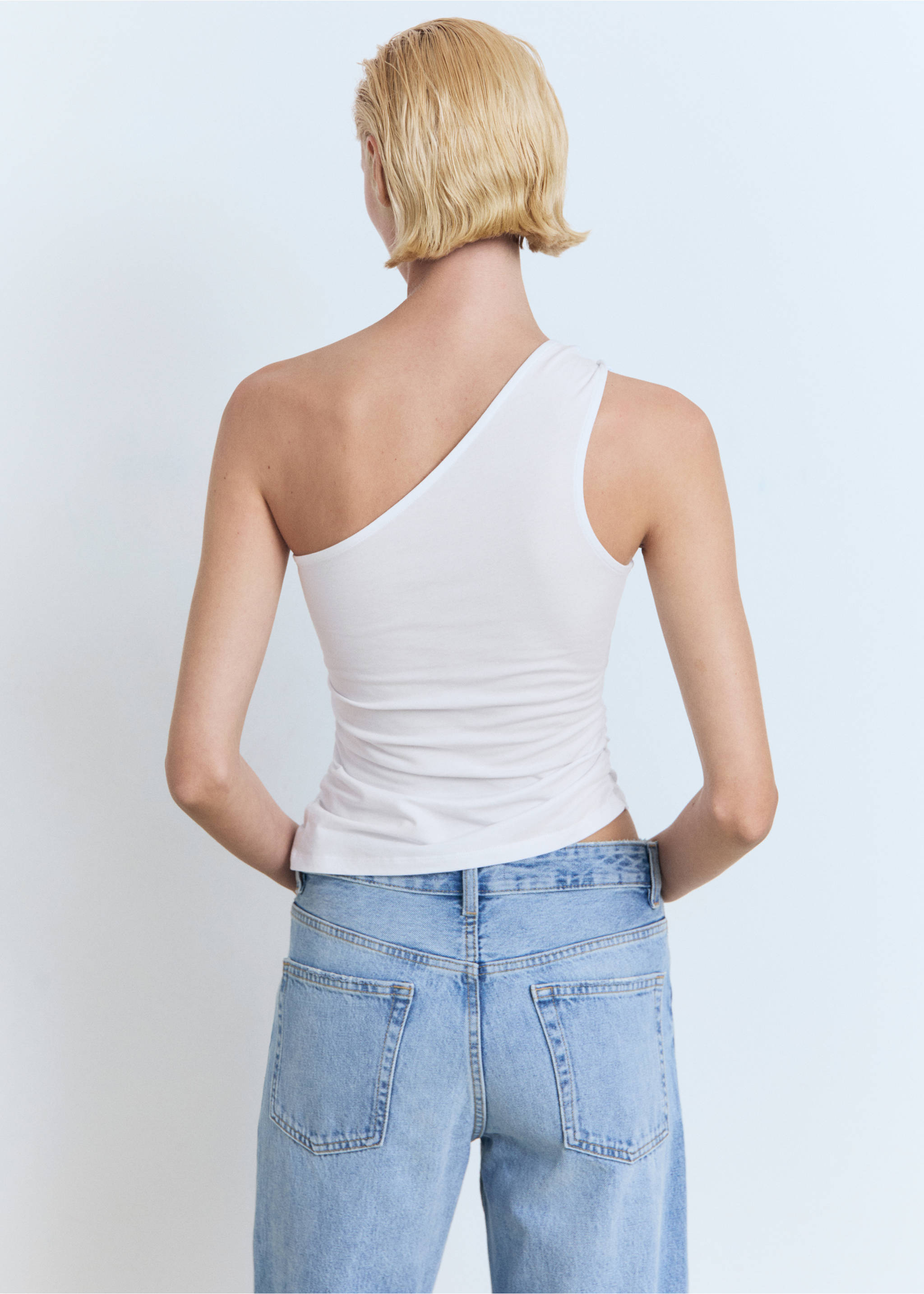 Asymmetrical top with knot detail - Reverse of the article, White. Ref: 87058650-00.