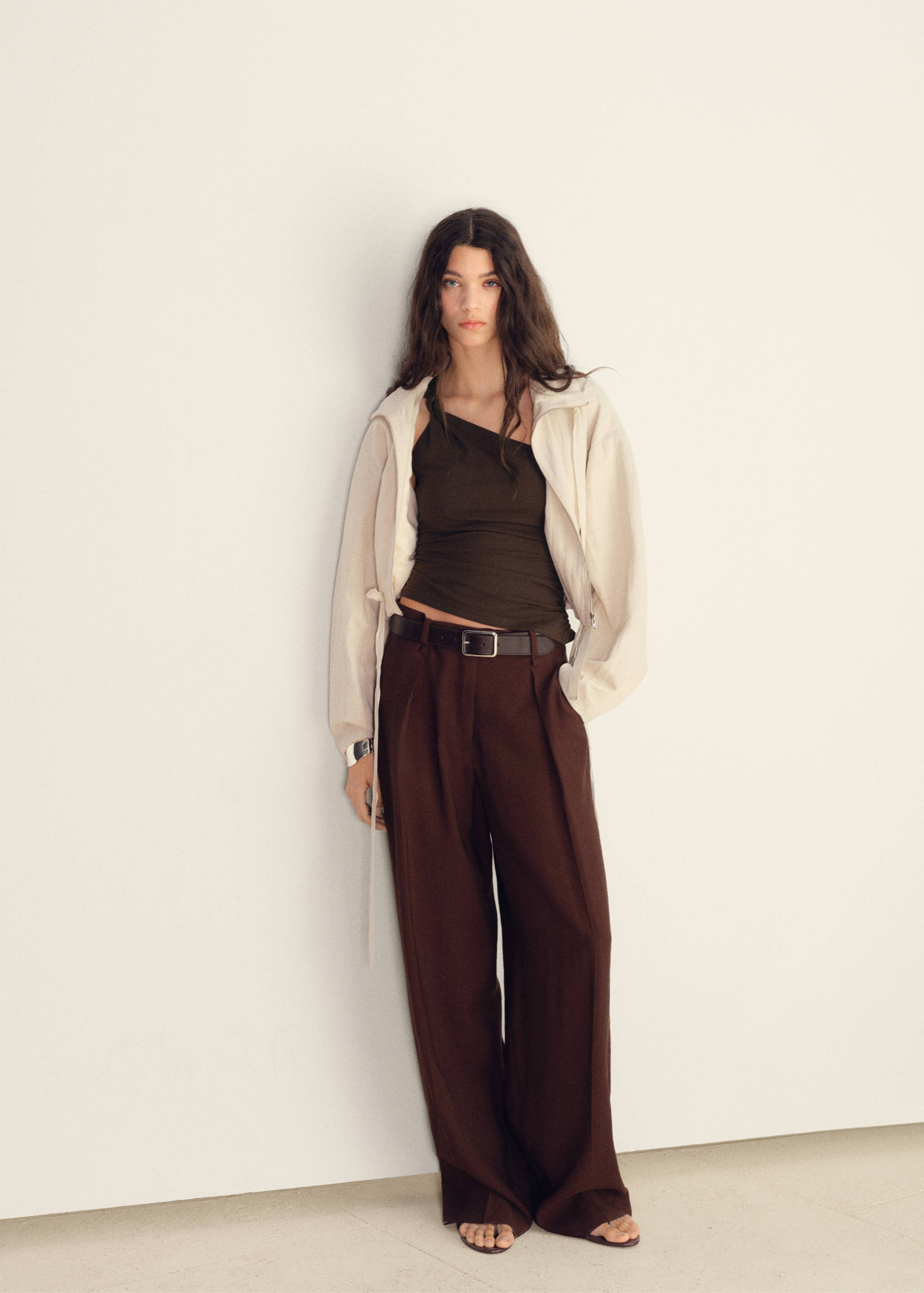 Asymmetrical top with knot detail - General plane