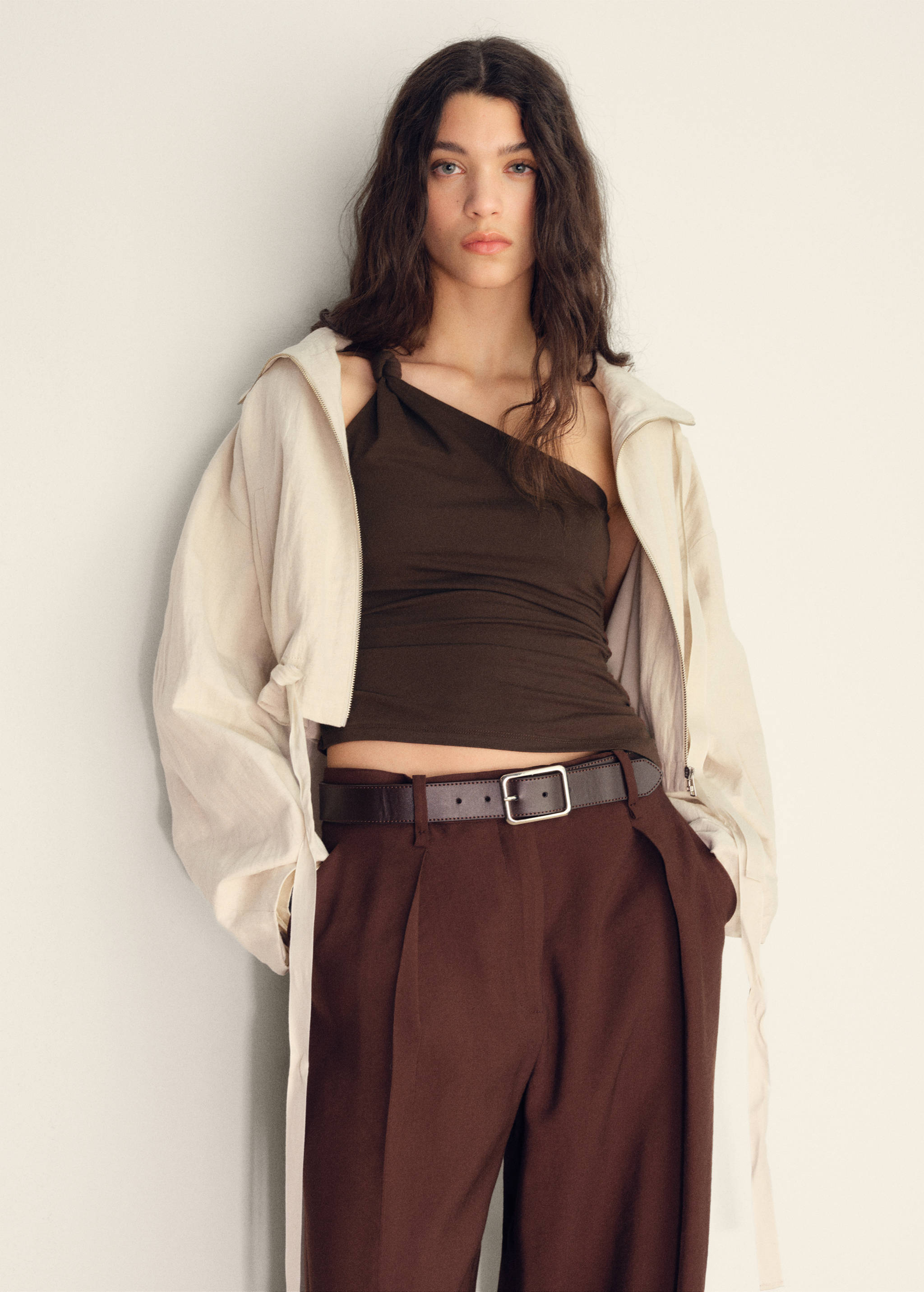 Asymmetrical top with knot detail - Medium plane