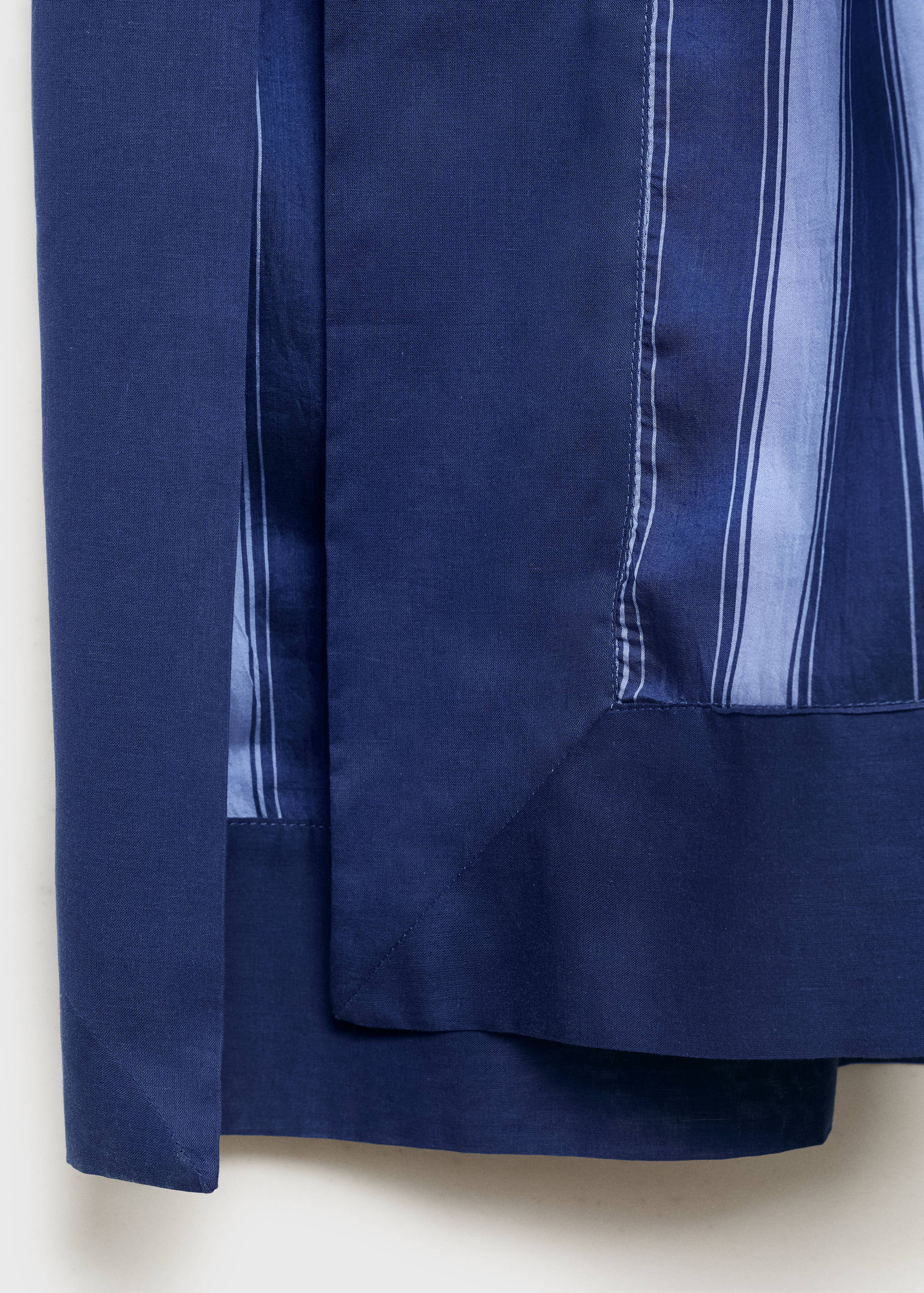 Lyocell-Kaftan mit zweifarbig gewebtem Streifenmuster - Detail des Artikels 8