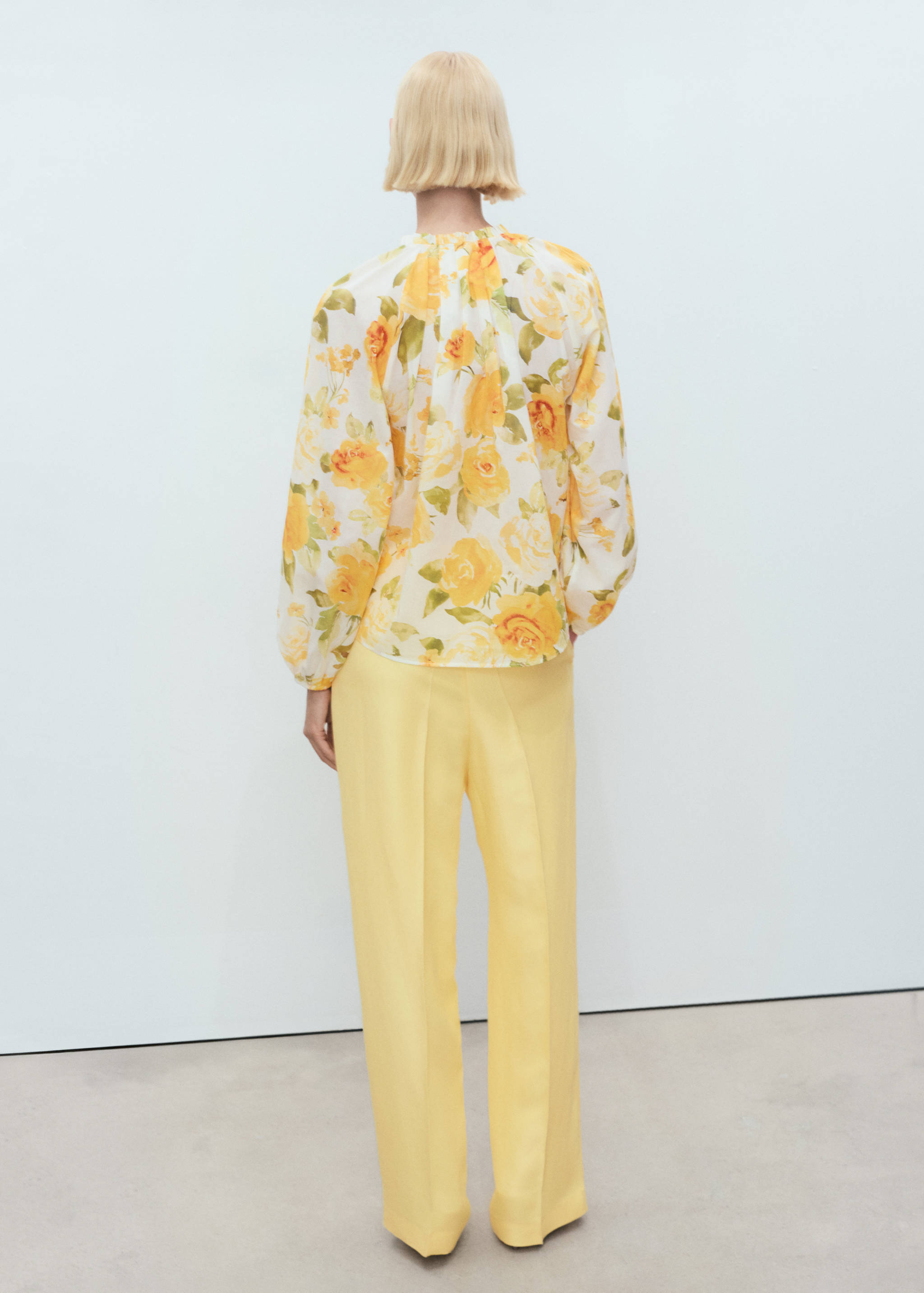 Floral cotton blouse - Reverse of the article