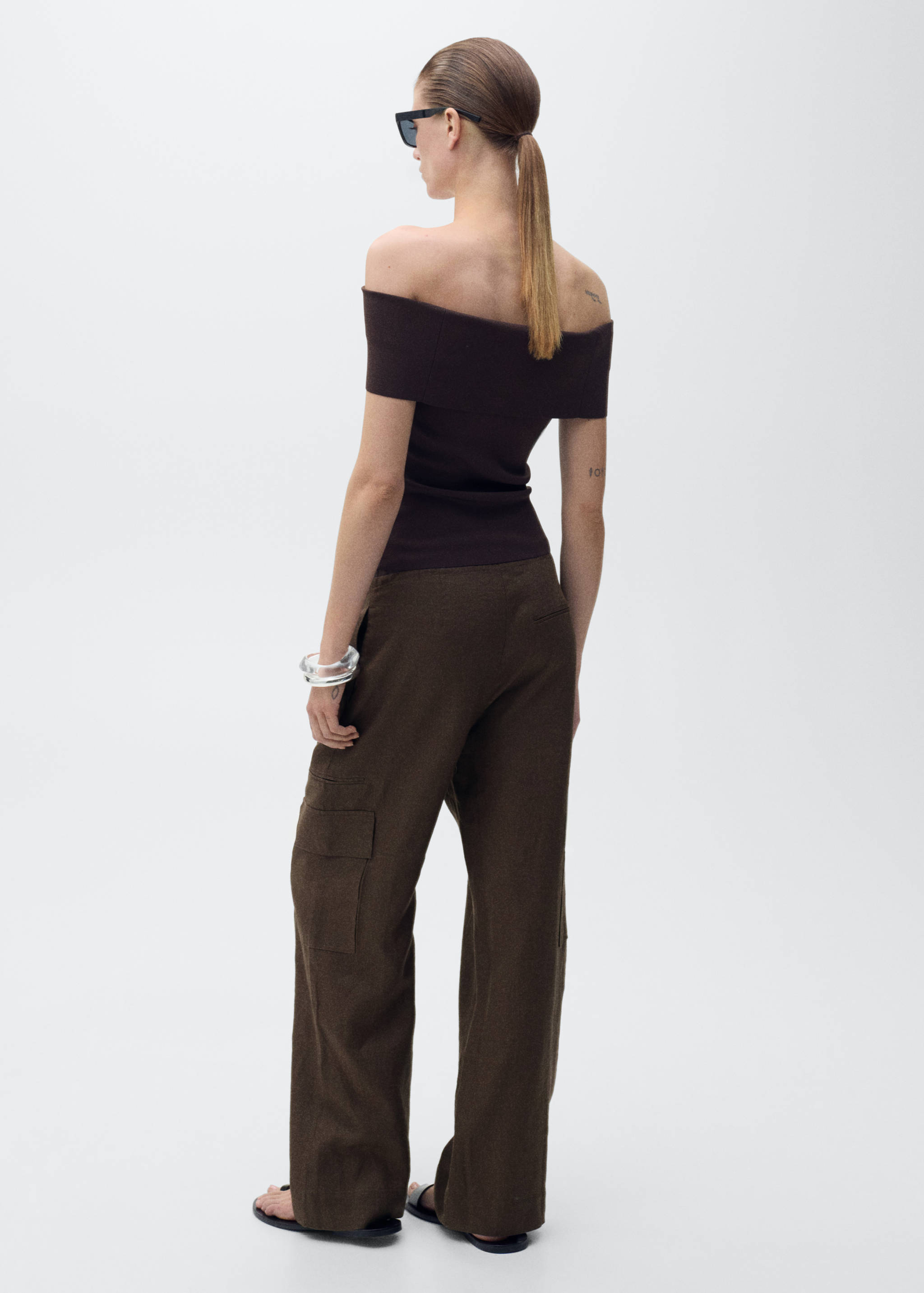 Linen cargo trousers - Reverse of the article